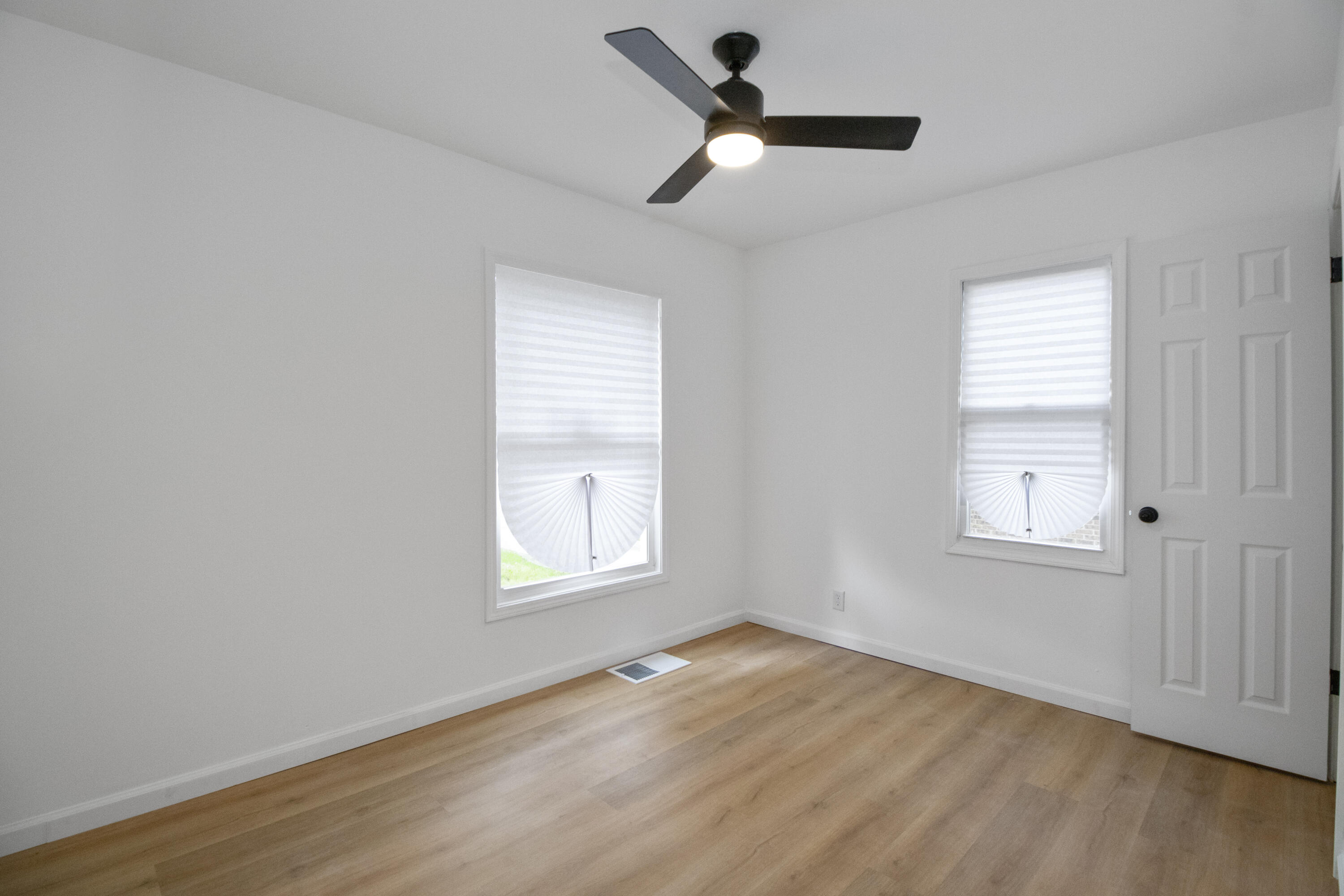 825 E 43rd Place, Gary, IN 46409; Image #5