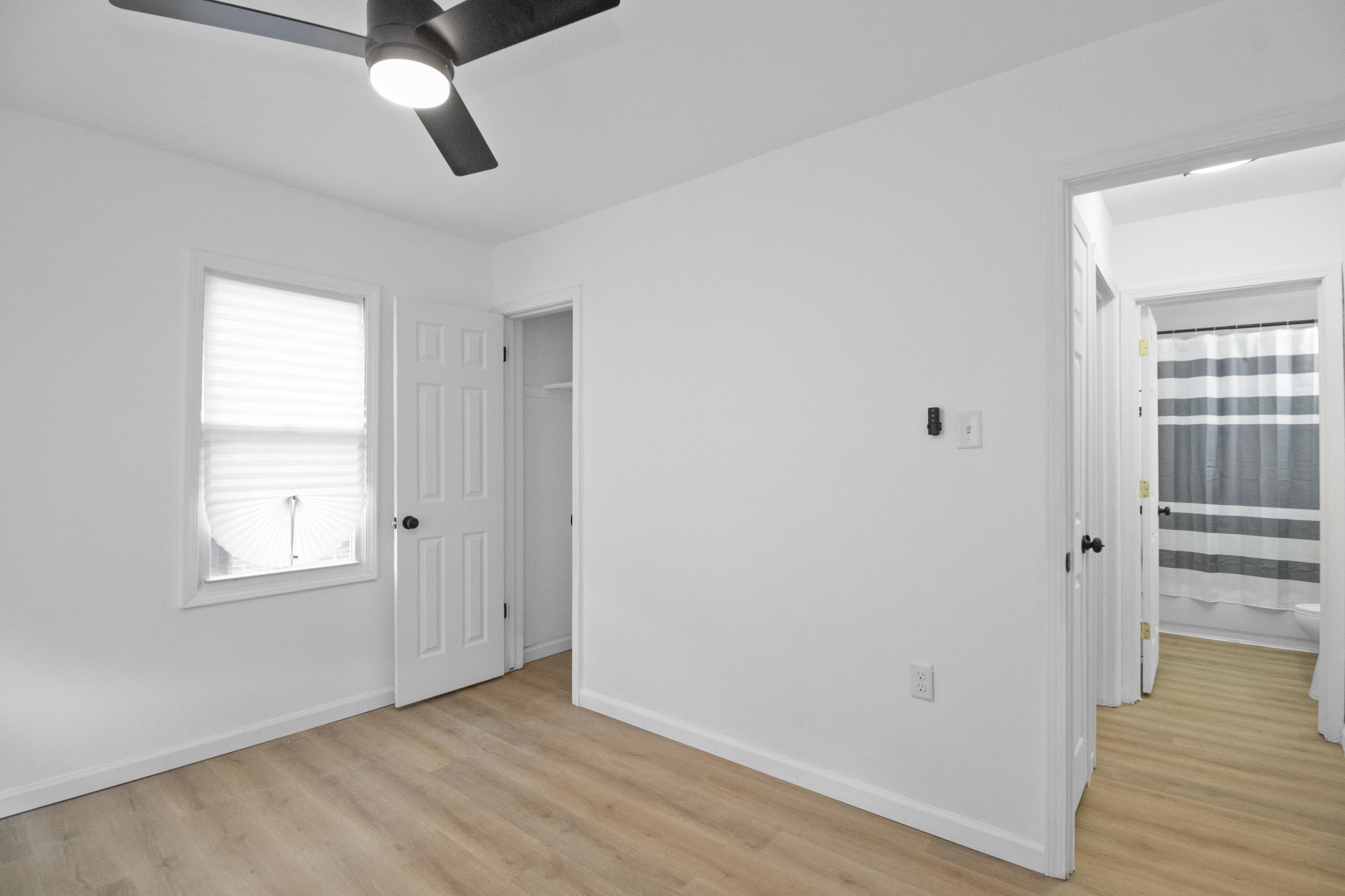 825 E 43rd Place, Gary, IN 46409; Image #6
