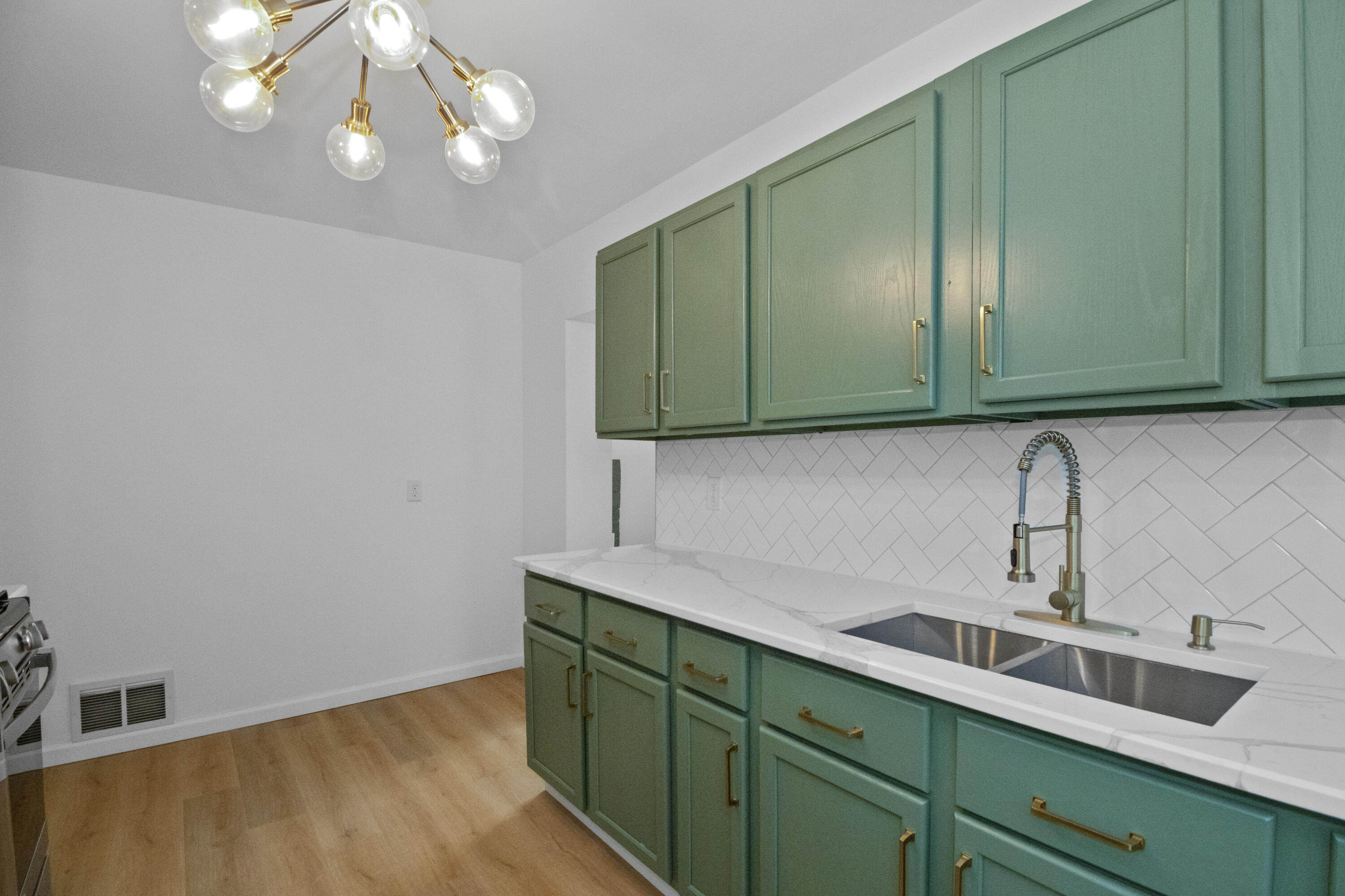 825 E 43rd Place, Gary, IN 46409; Image #9