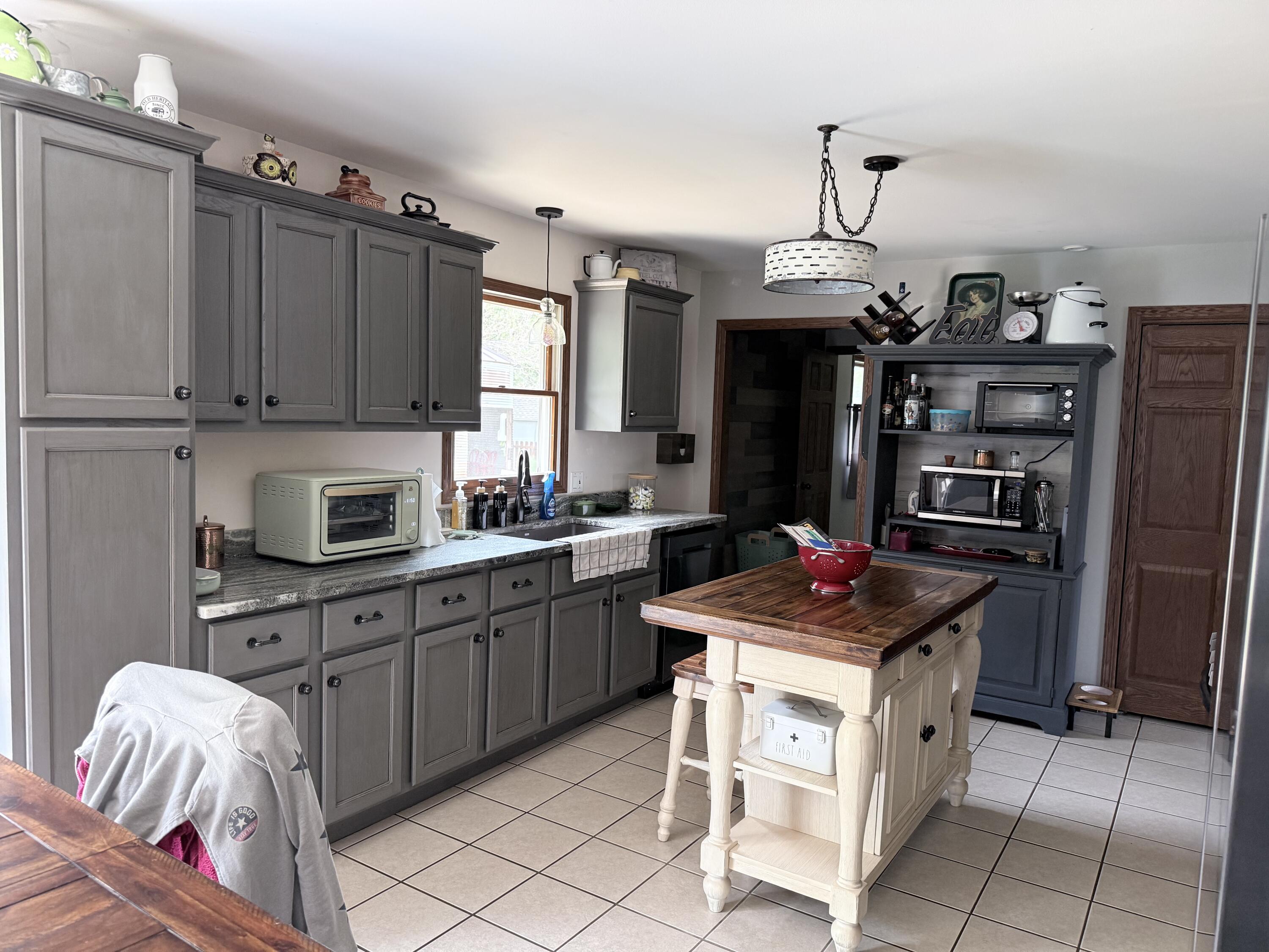 11551 N 900 W, DeMotte, IN 46310; Image #6