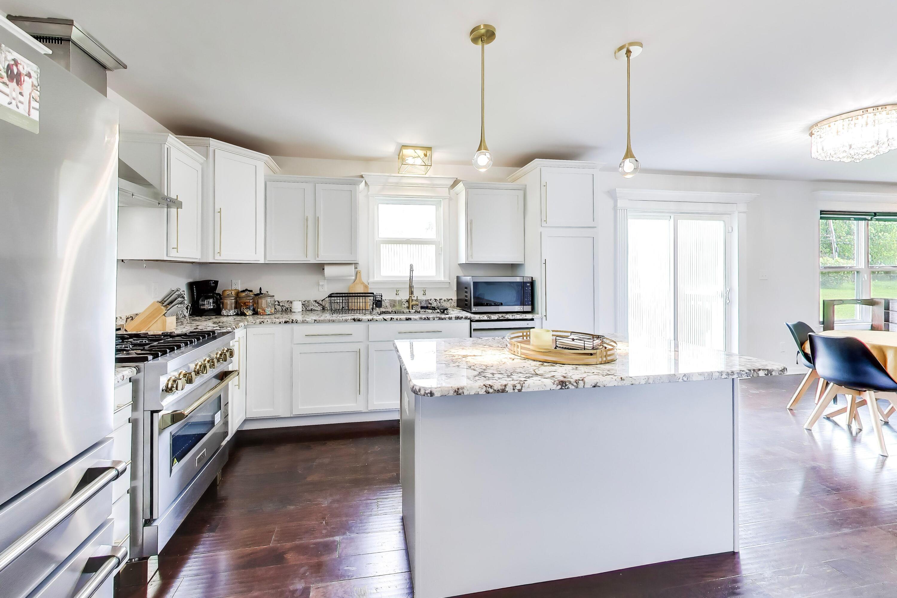 8201 Marshall Street, Merrillville, IN 46410; Image #6