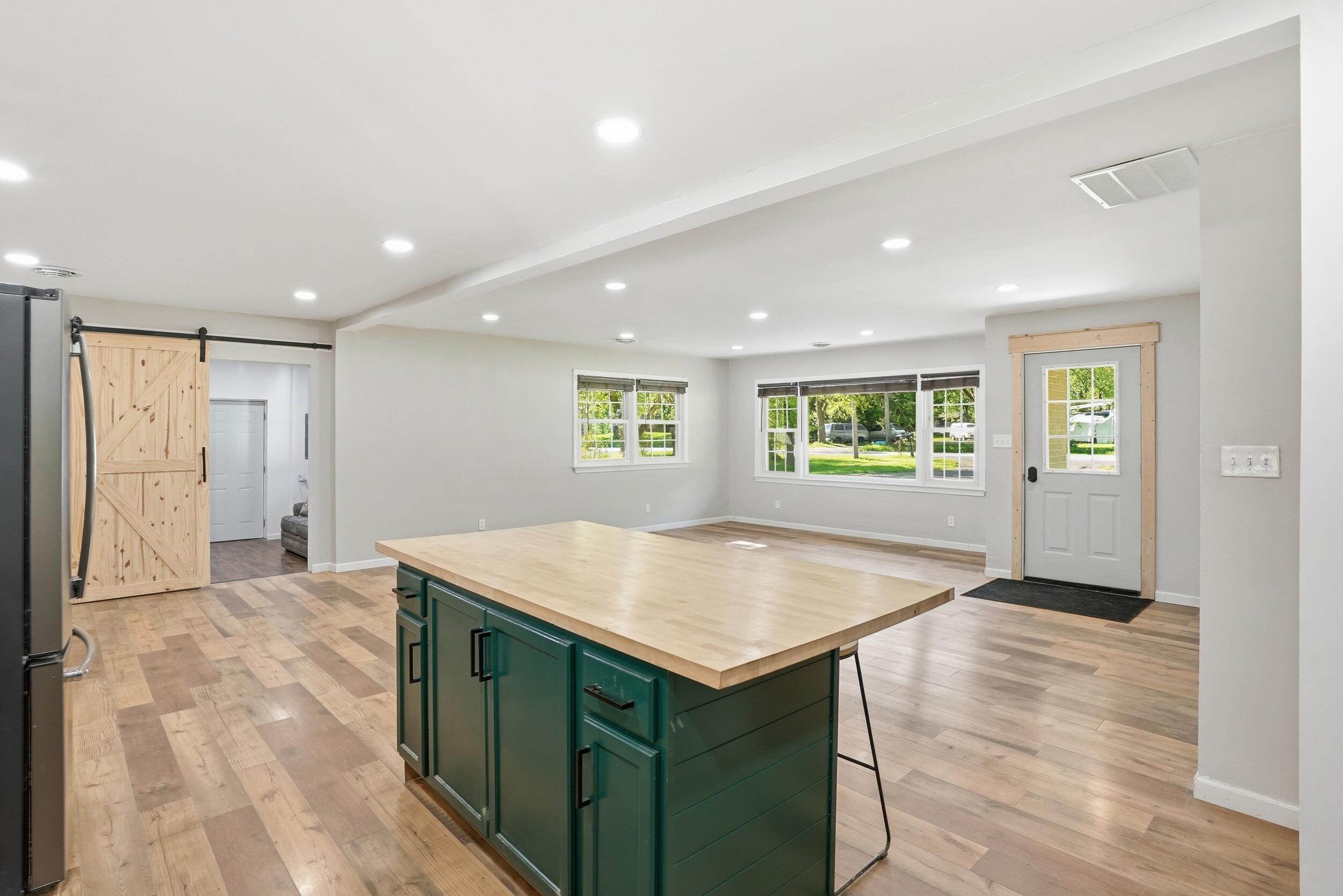 590 E Oak Hill Road, Chesterton, IN 46304; Image #5