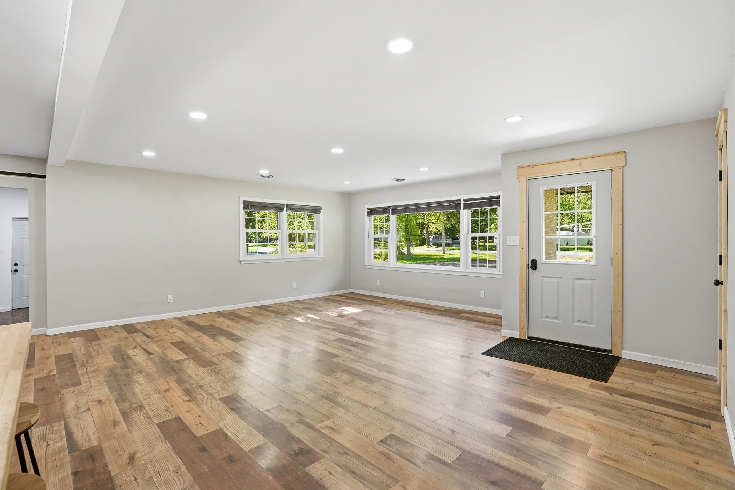 590 E Oak Hill Road, Chesterton, IN 46304; Image #8