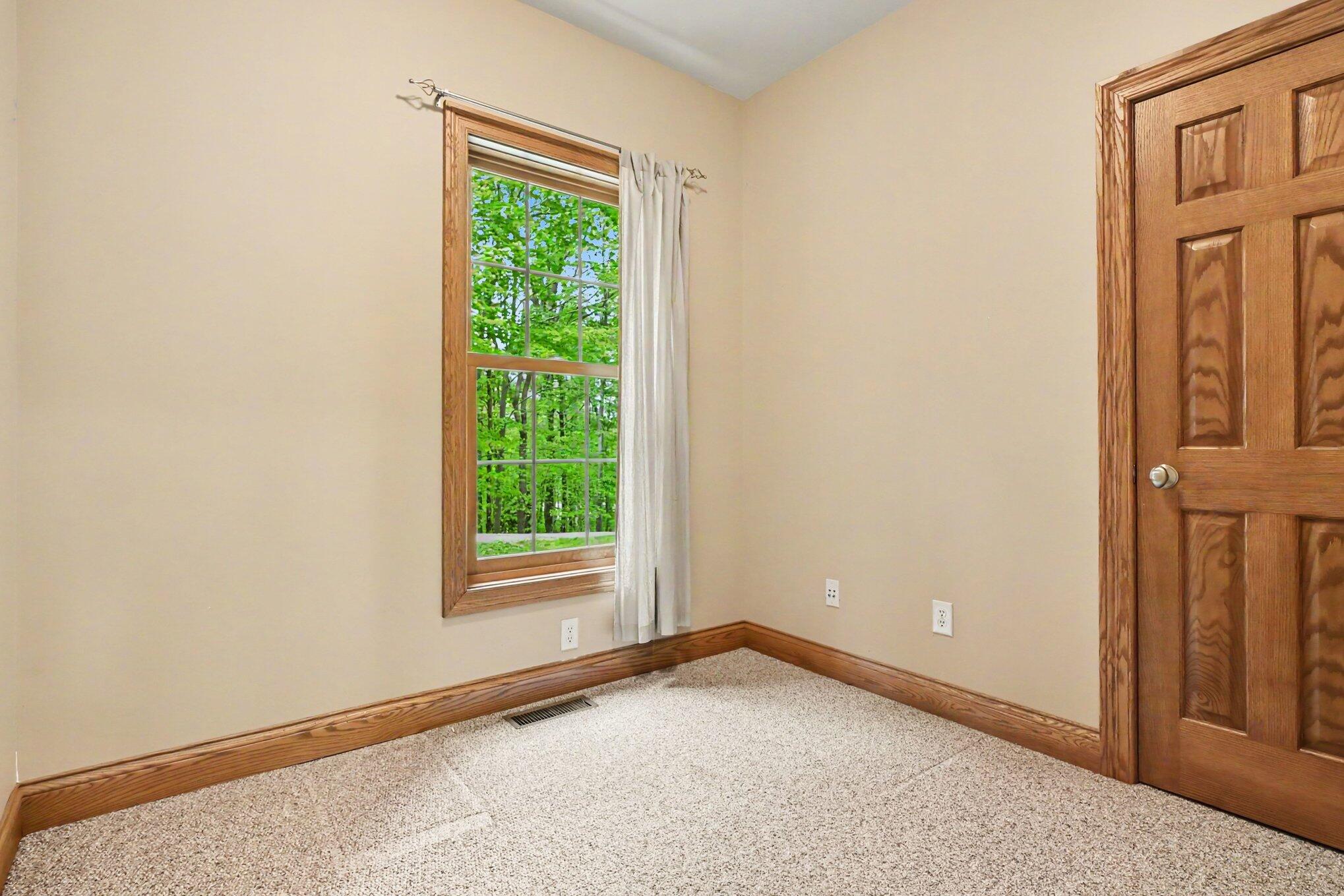 8265 E Walnut Ridge, New Carlisle, IN 46552; Image #16