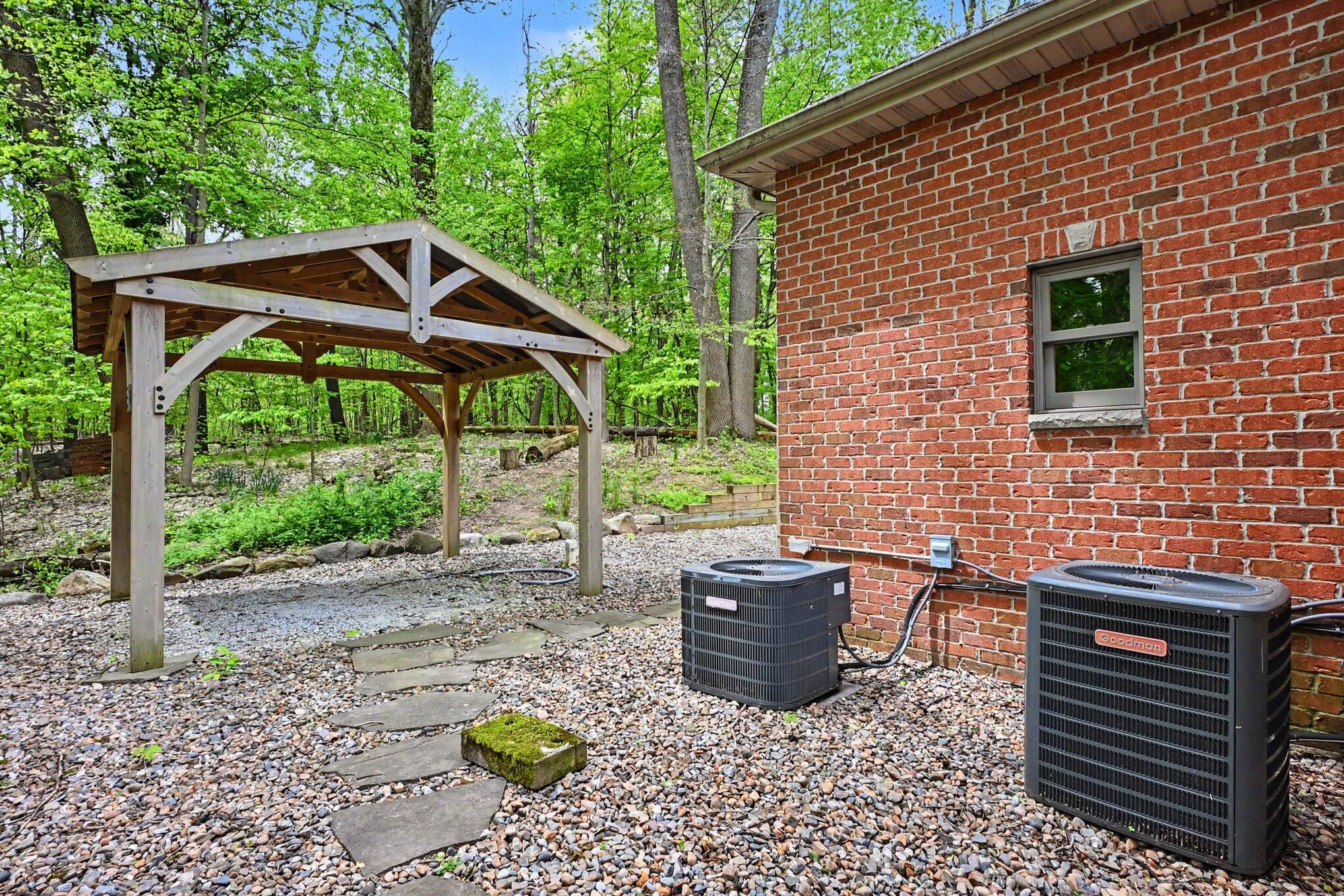 8265 E Walnut Ridge, New Carlisle, IN 46552; Image #33
