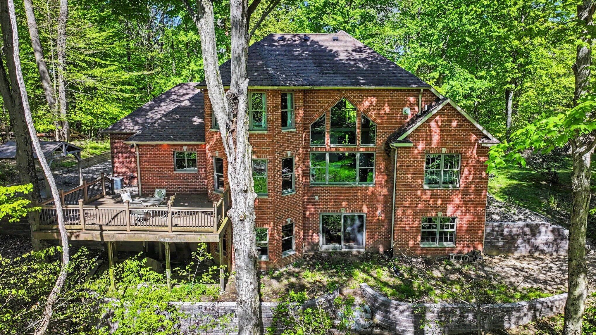 8265 E Walnut Ridge, New Carlisle, IN 46552; Image #36
