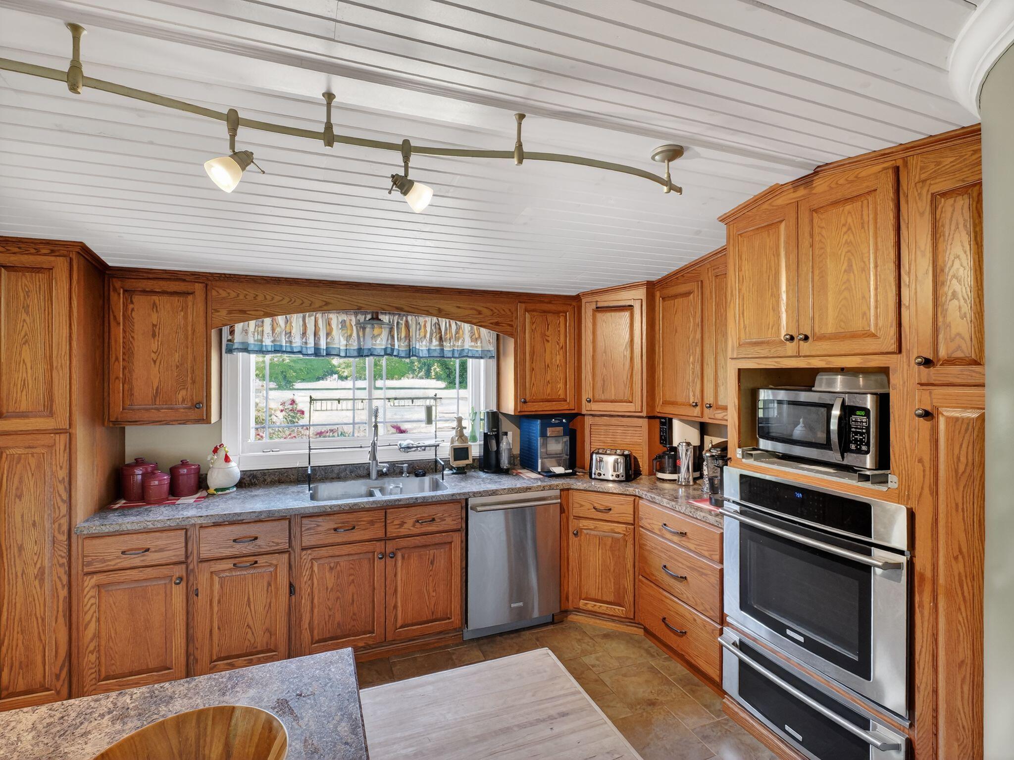 1804 N Prullage Road, Vincennes, IN 47591; Image #23