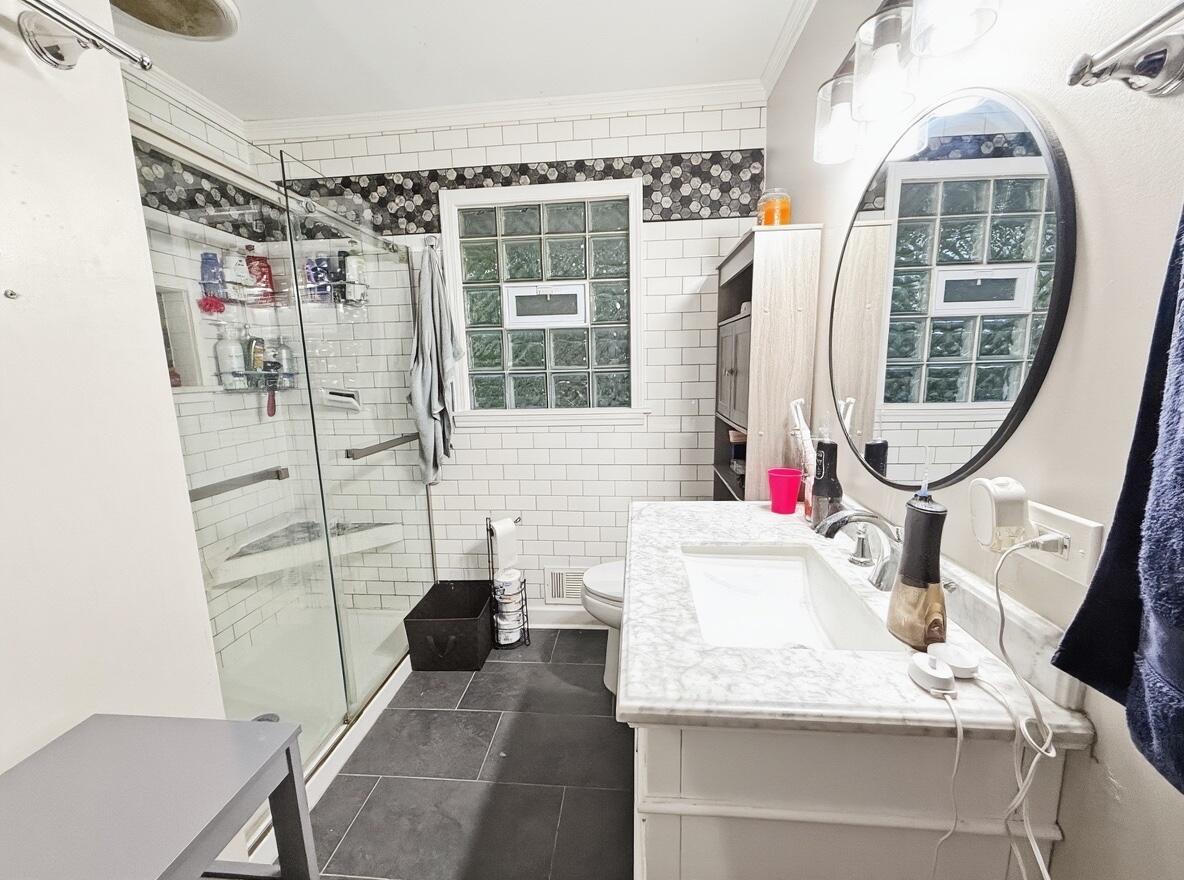 140 N Linda Street, Hobart, IN 46342; Image #6