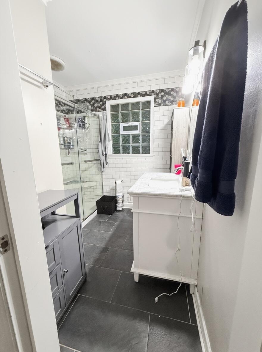 140 N Linda Street, Hobart, IN 46342; Image #8