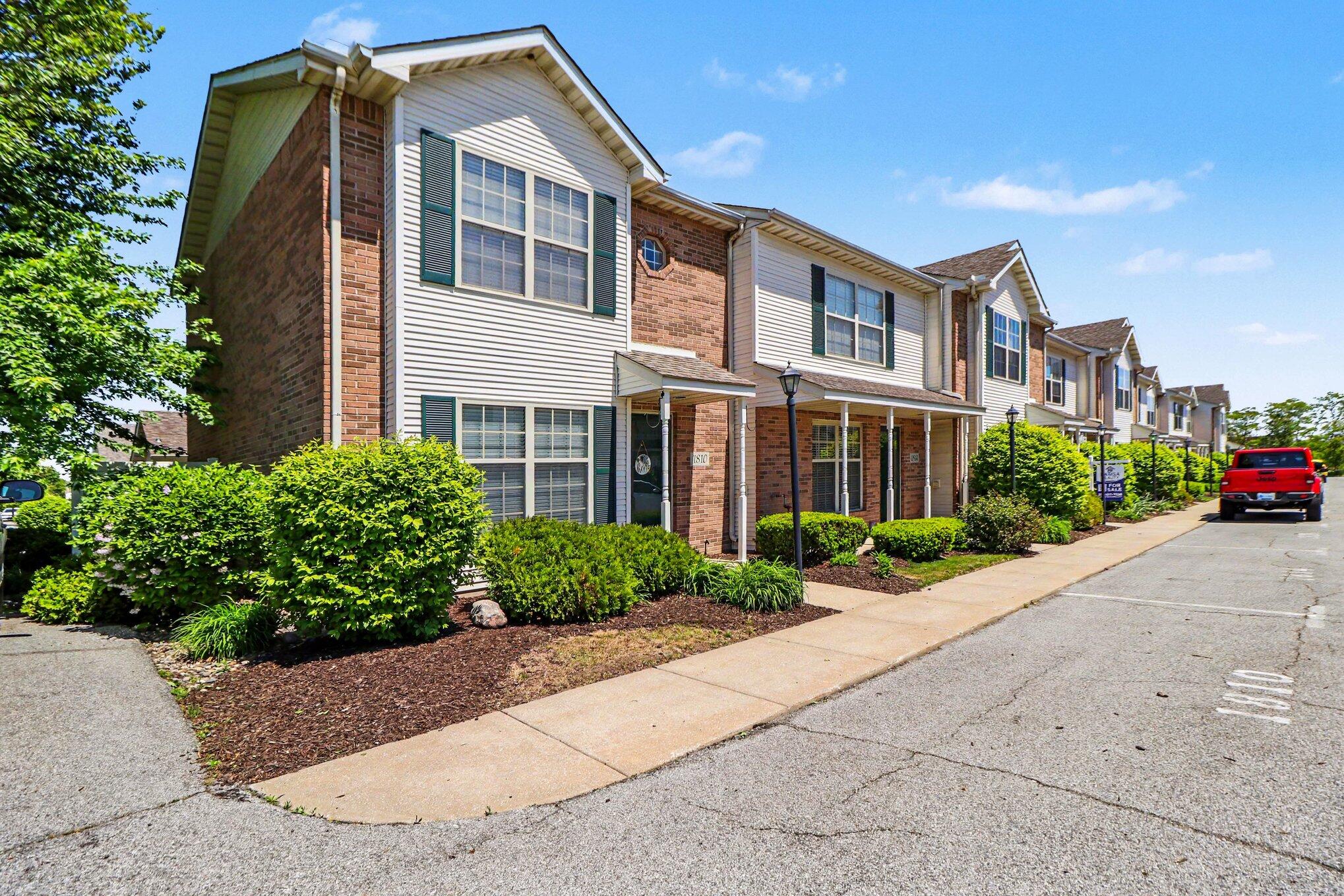 1810 Golden Oak Court, Crown Point, IN 46307; Image #3
