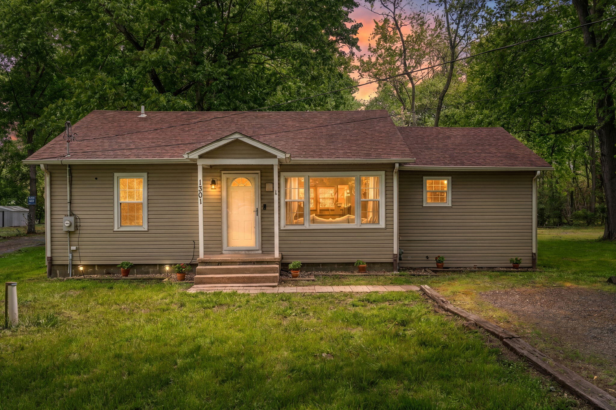 1301 S Cline Avenue, Griffith, IN 46319; Image #1