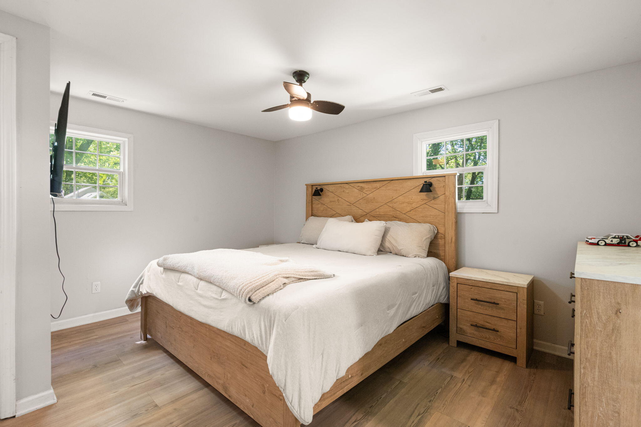 1301 S Cline Avenue, Griffith, IN 46319; Image #16