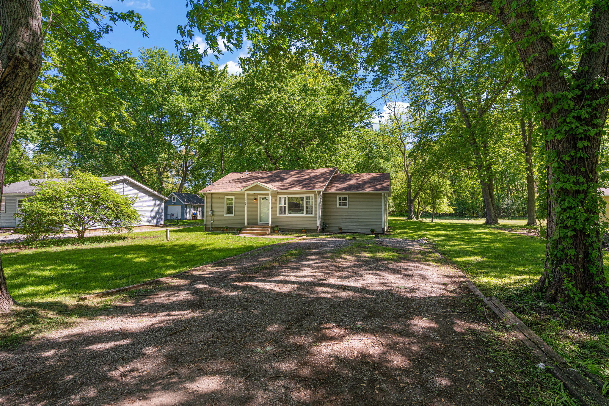 1301 S Cline Avenue, Griffith, IN 46319; Image #2