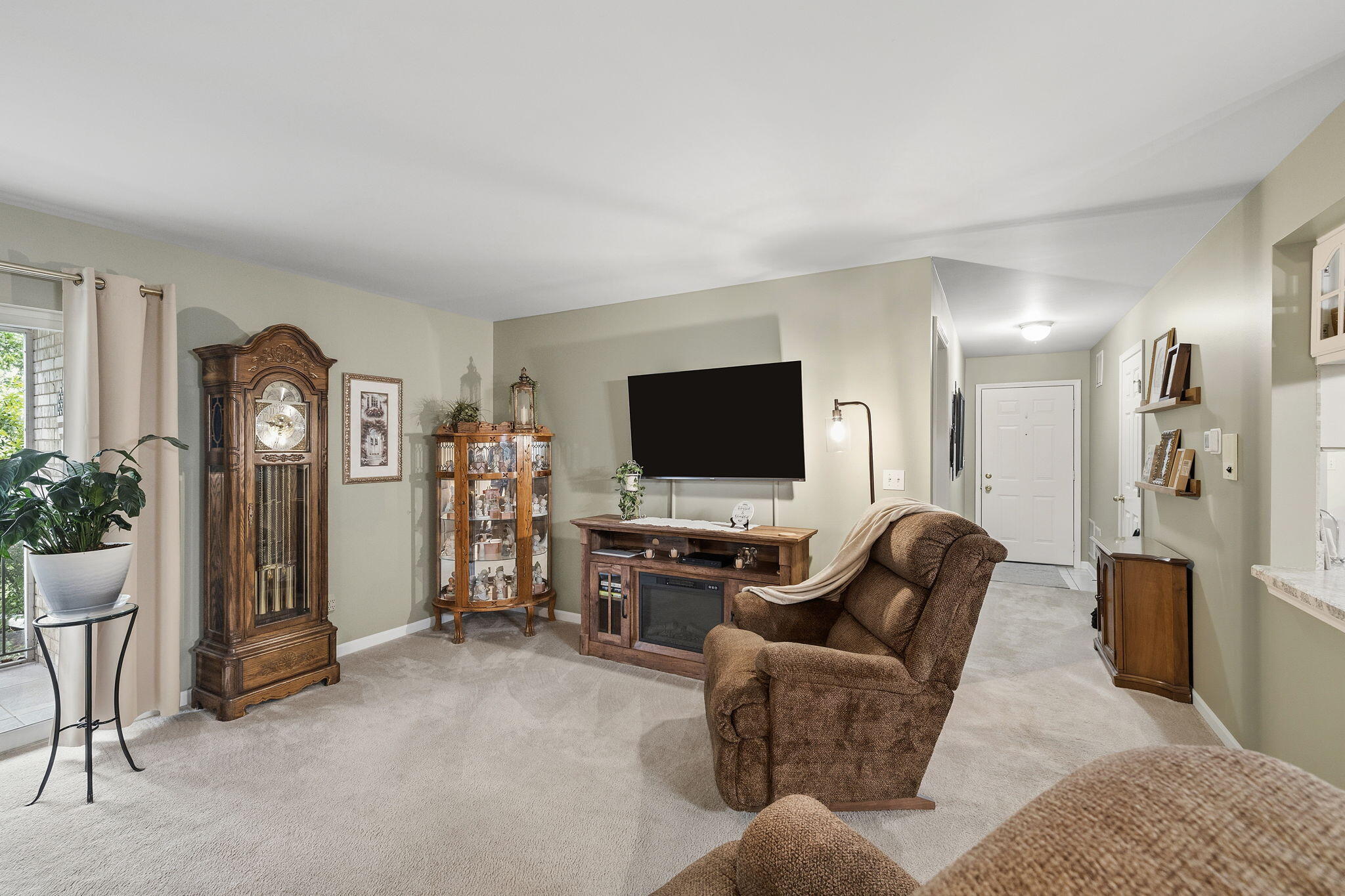 690 Hidden Oak Trail, Hobart, IN #1a, 46342; Image #5