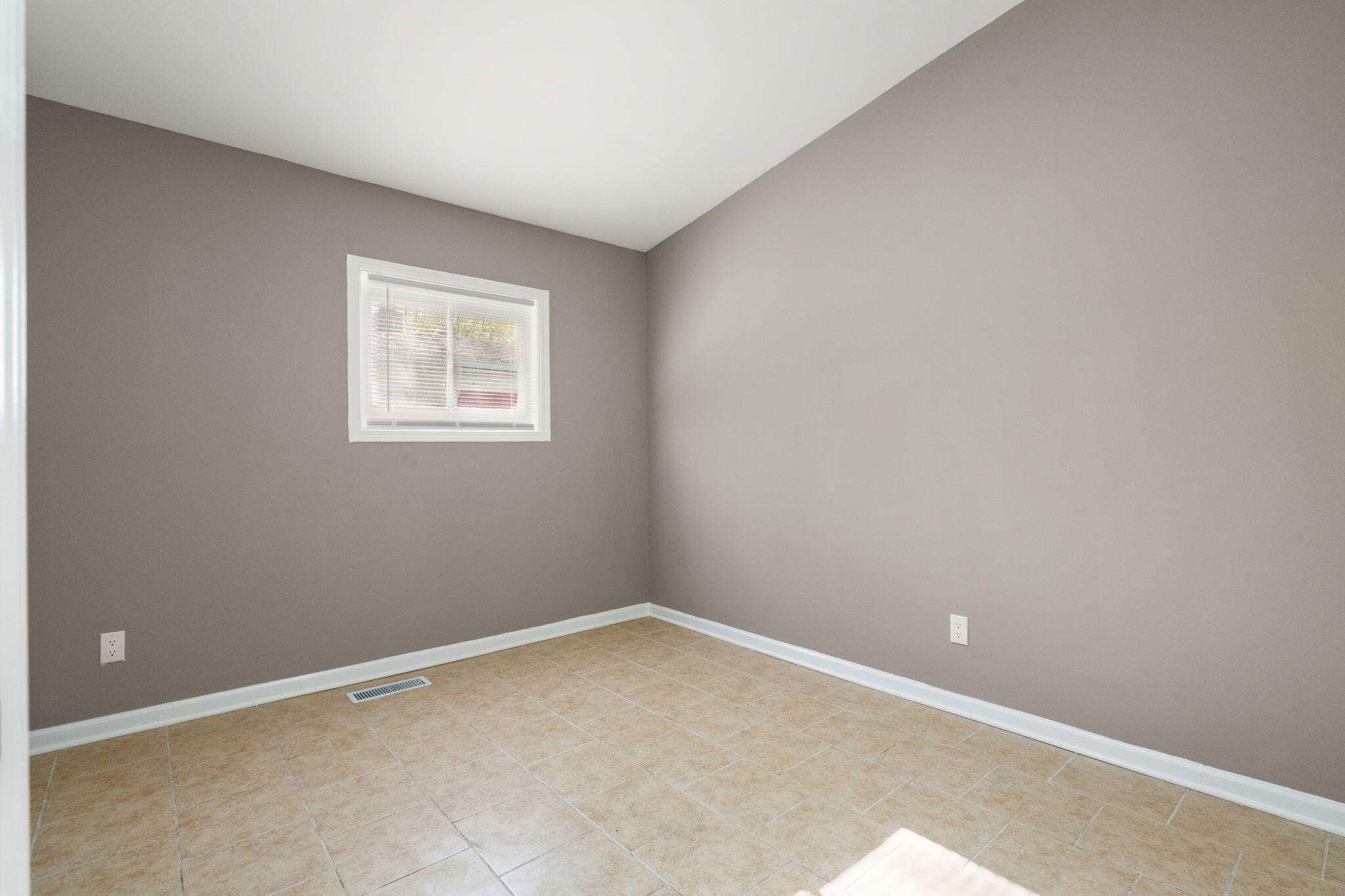 1346 E 50th Court, Gary, IN 46409; Image #11