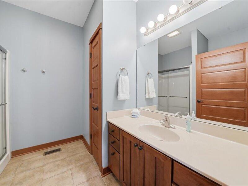 61 N Prairie Pkwy, Valparaiso, IN 46385; Image #15