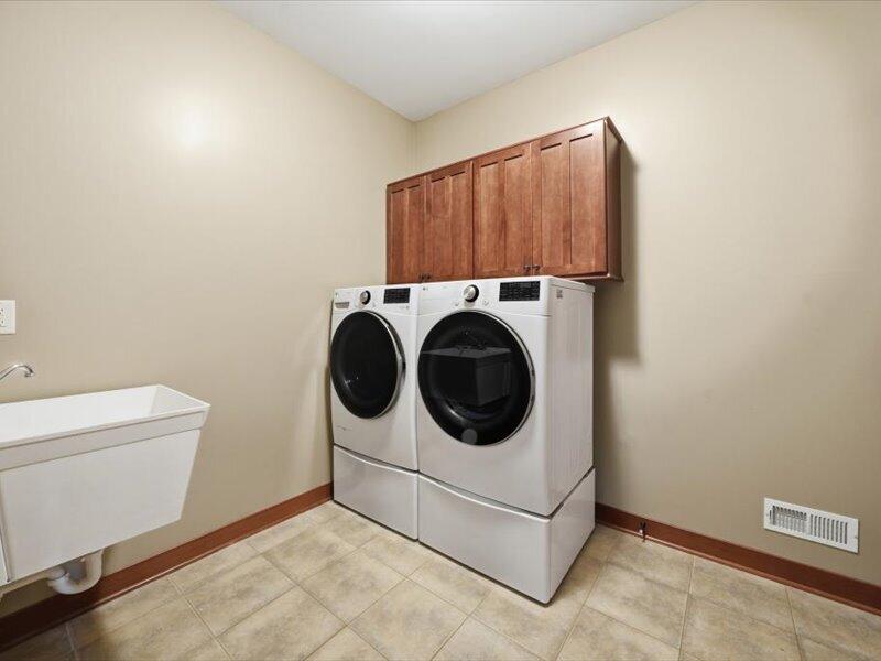 61 N Prairie Pkwy, Valparaiso, IN 46385; Image #21