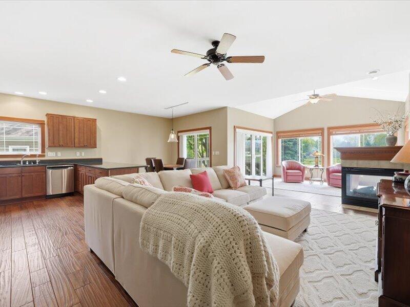 61 N Prairie Pkwy, Valparaiso, IN 46385; Image #5