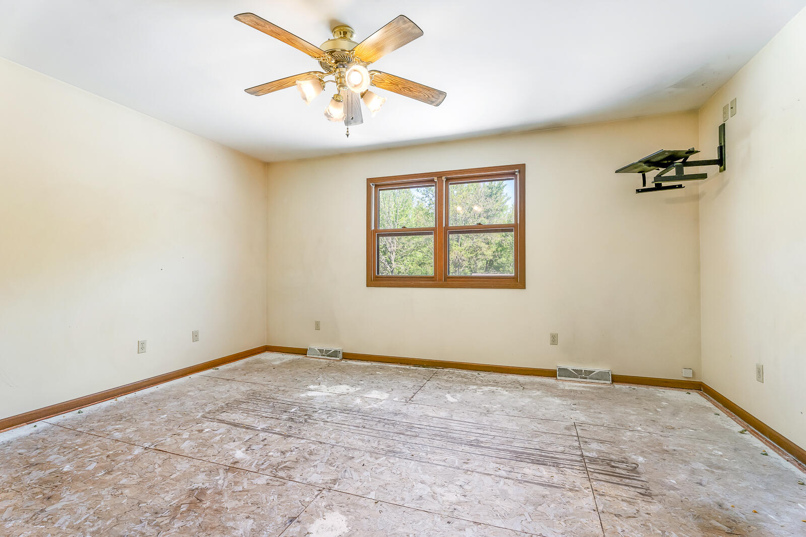 932 Jordan Circle, Schererville, IN 46375; Image #12
