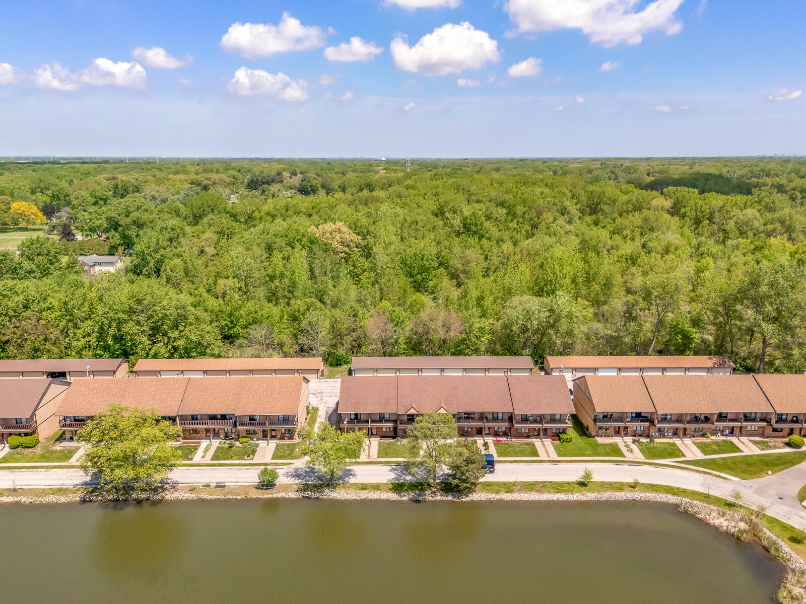 932 Jordan Circle, Schererville, IN 46375; Image #22