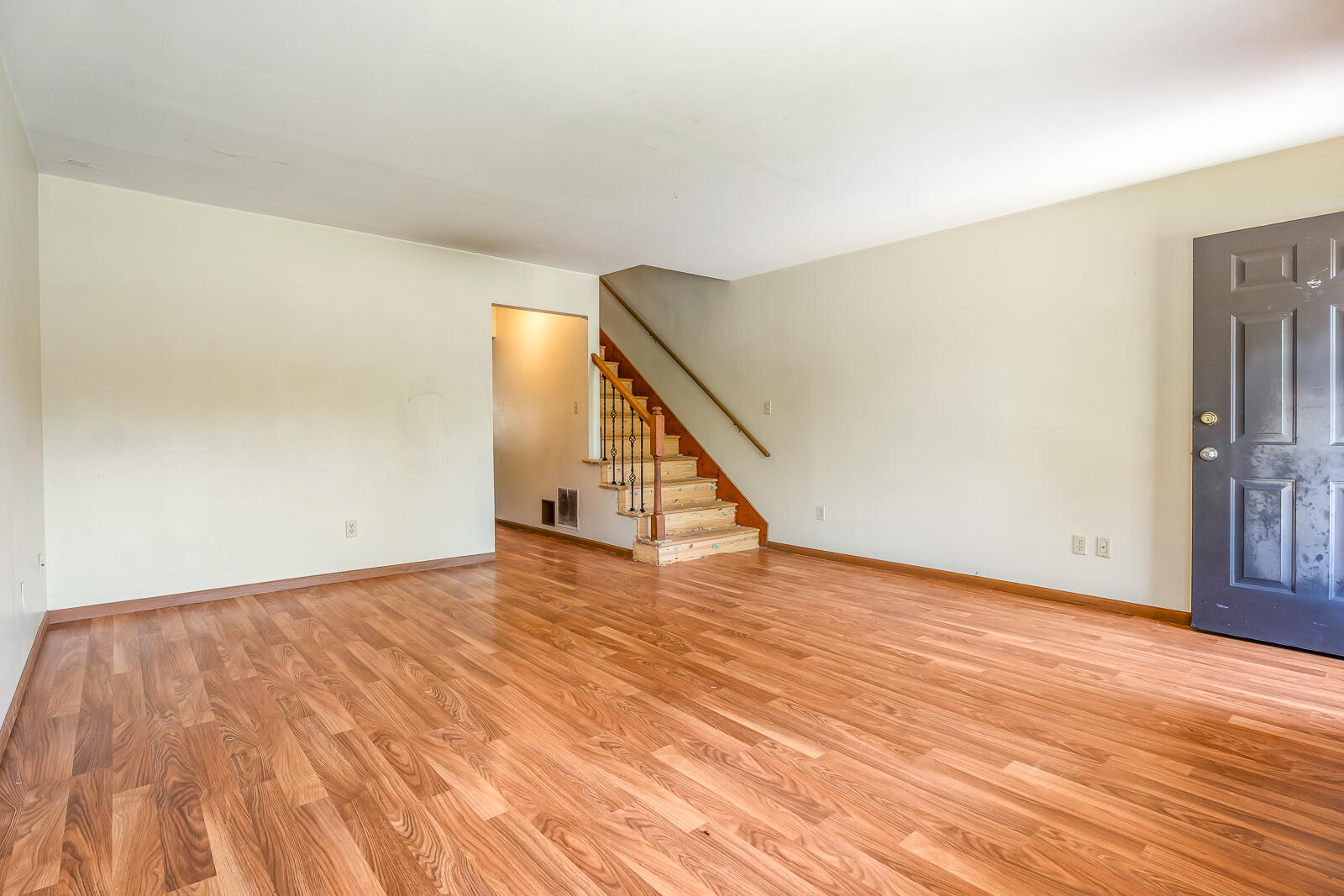 932 Jordan Circle, Schererville, IN 46375; Image #4