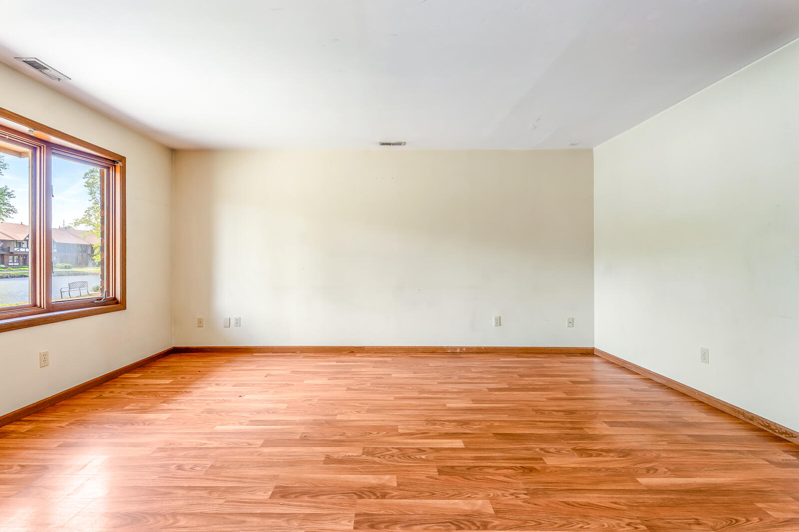 932 Jordan Circle, Schererville, IN 46375; Image #5