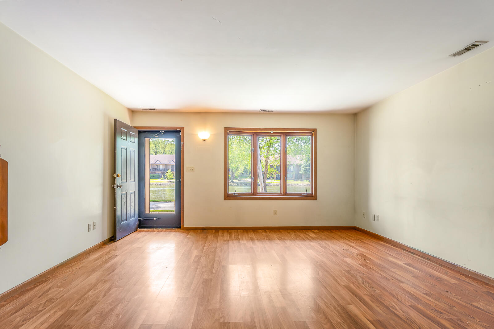 932 Jordan Circle, Schererville, IN 46375; Image #6