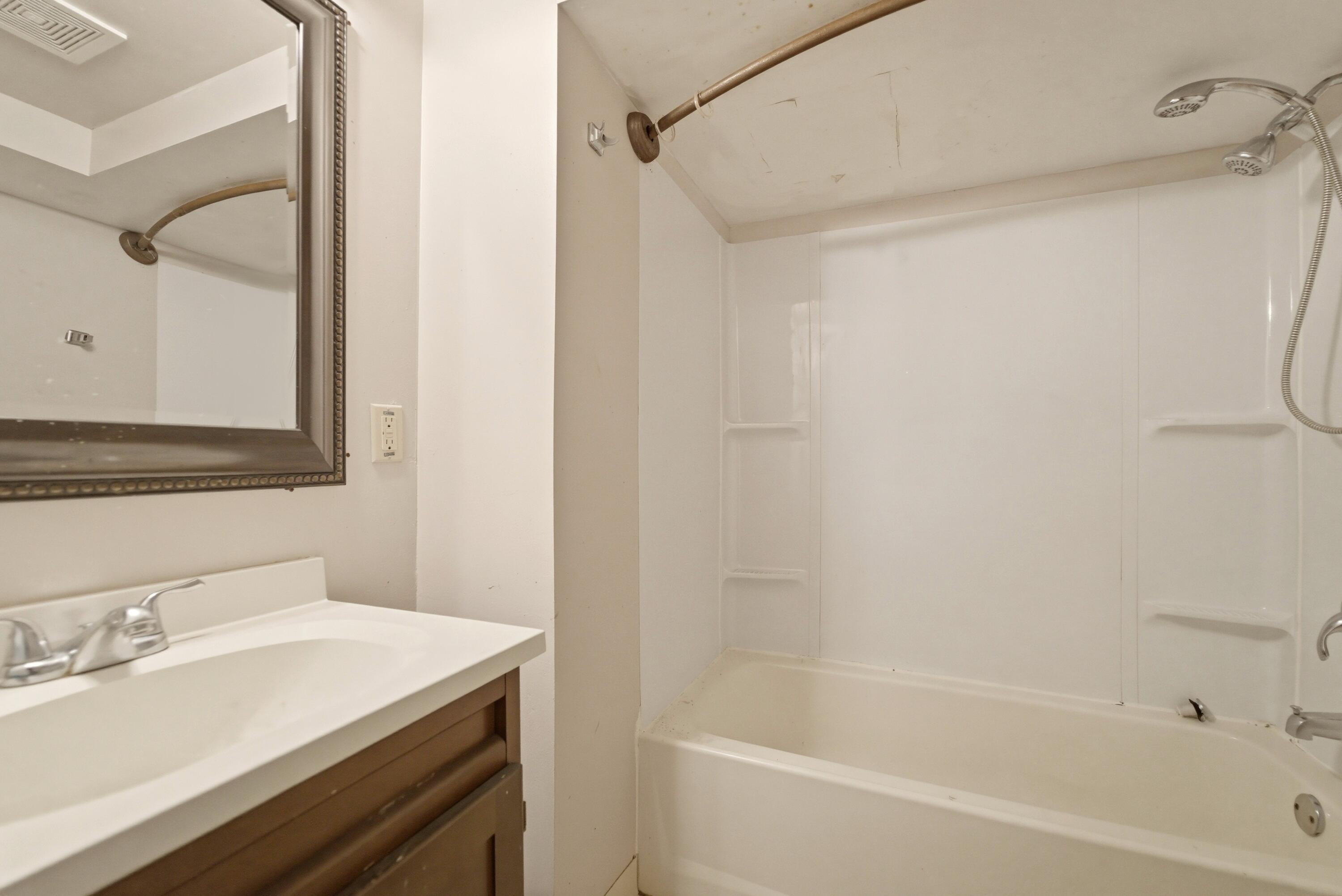 703 N Carroll Avenue, Michigan City, IN 46360; Image #10
