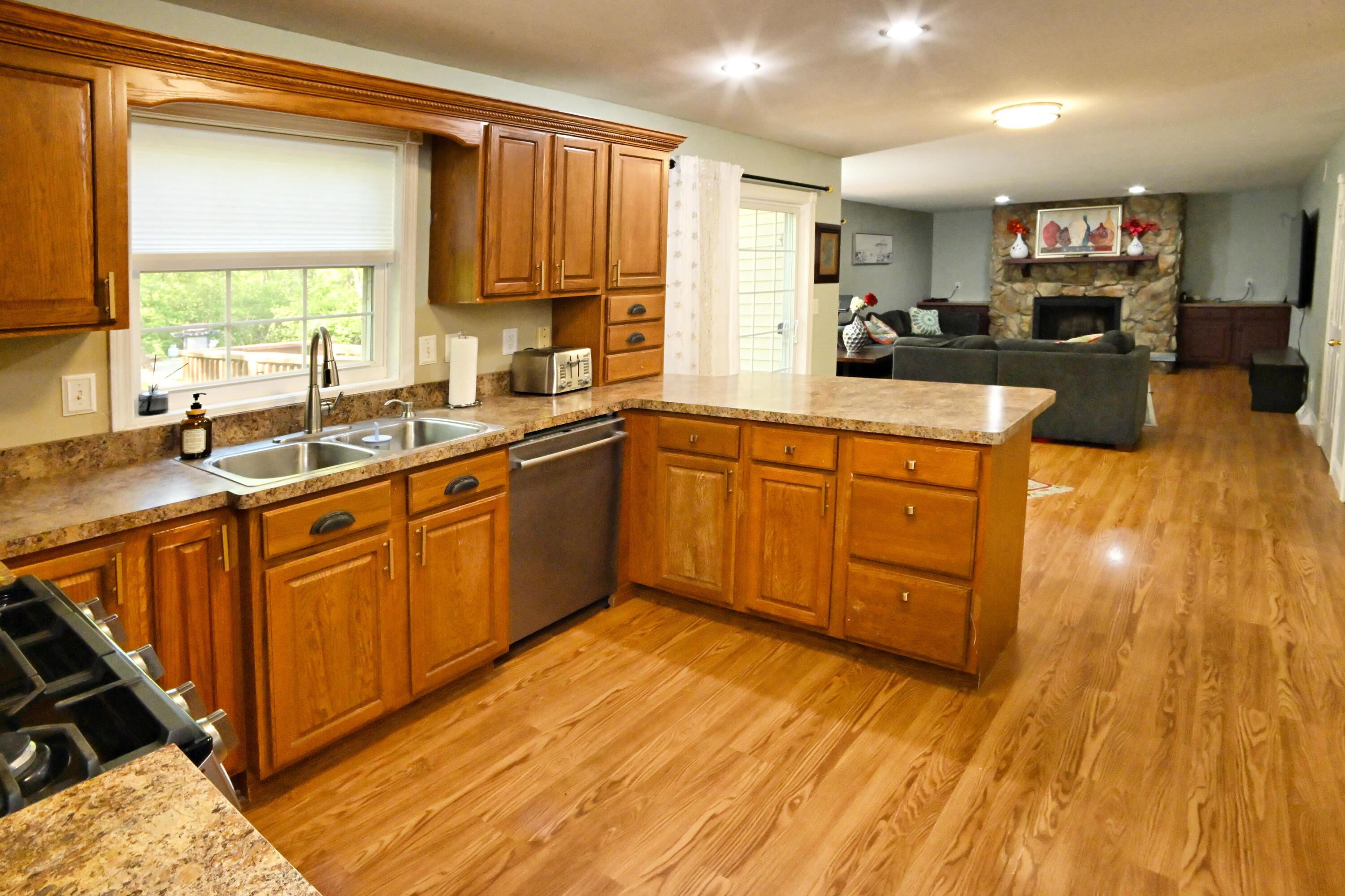 423 Shorewood Court, Valparaiso, IN 46385; Image #2