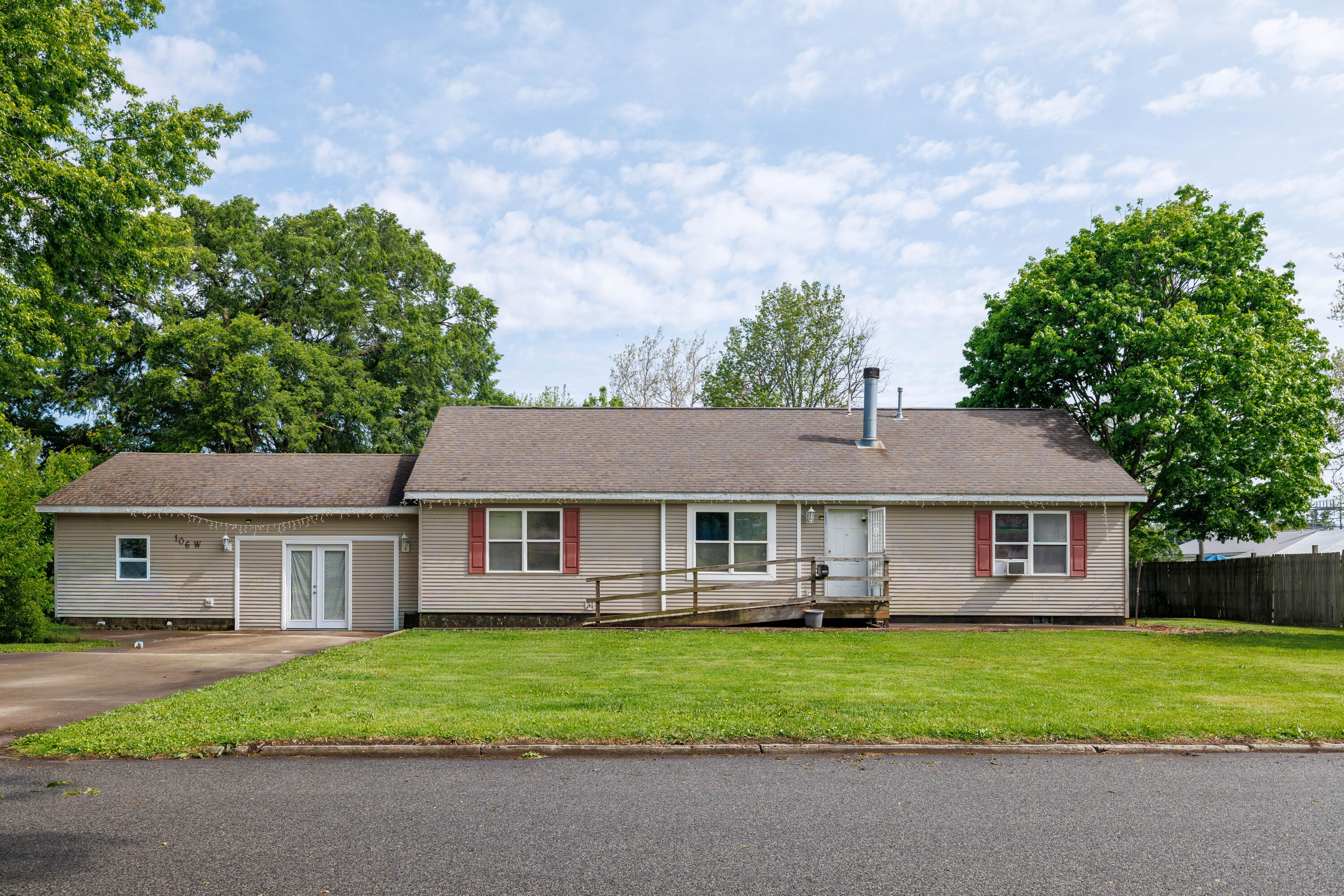 106 W Allen Street, Kentland, IN 47951; Image #2