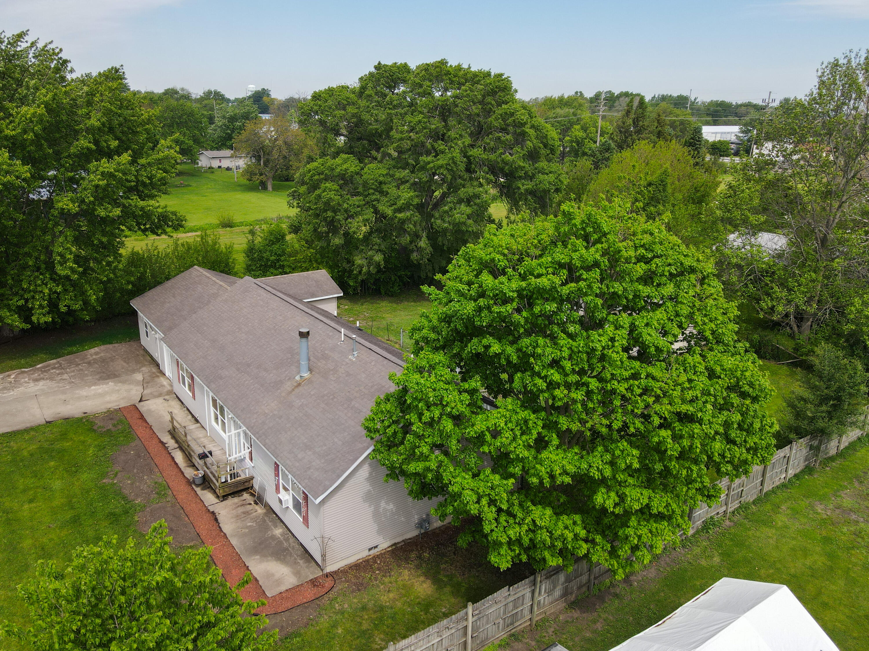 106 W Allen Street, Kentland, IN 47951; Image #37