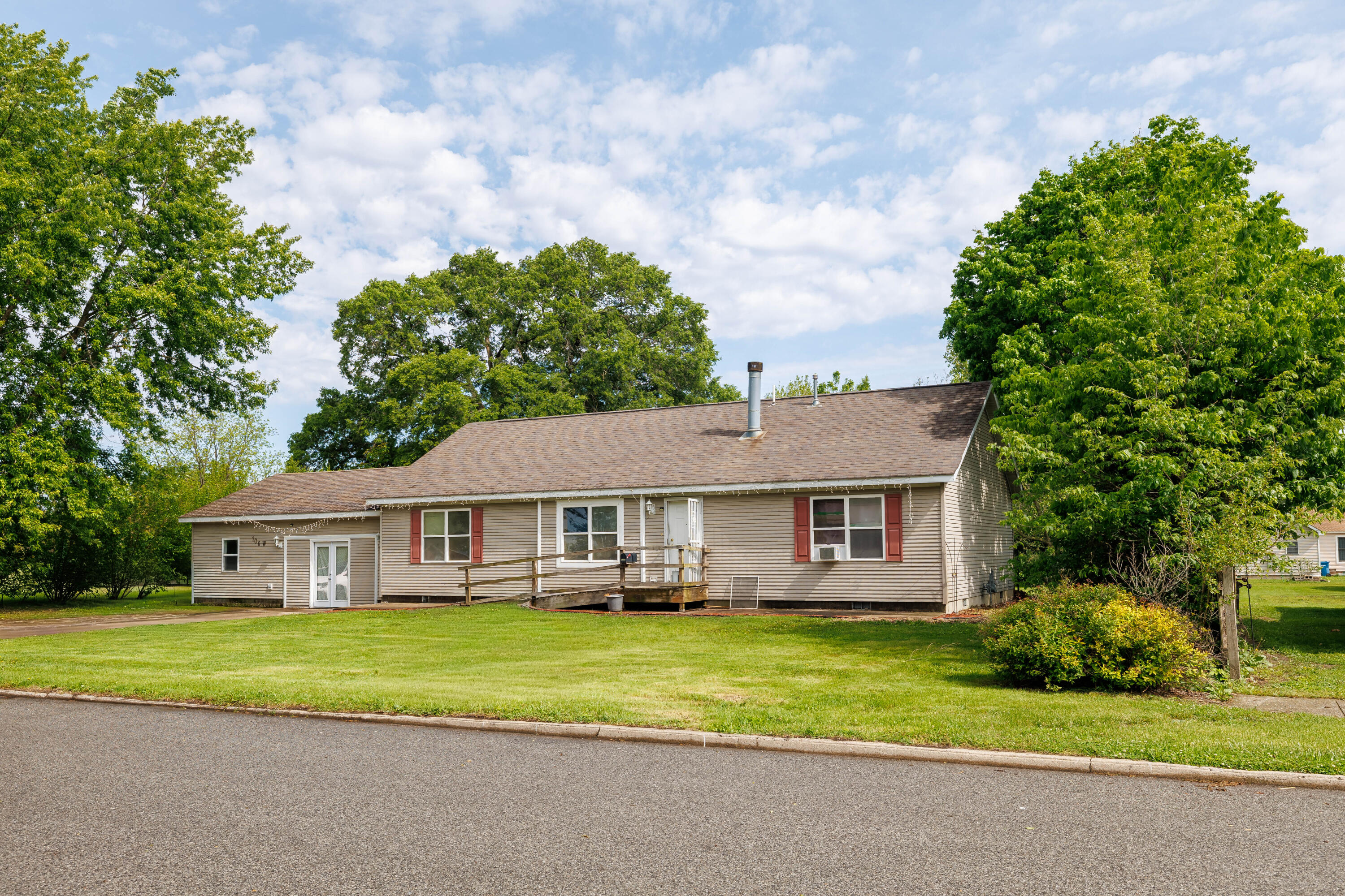 106 W Allen Street, Kentland, IN 47951; Image #4