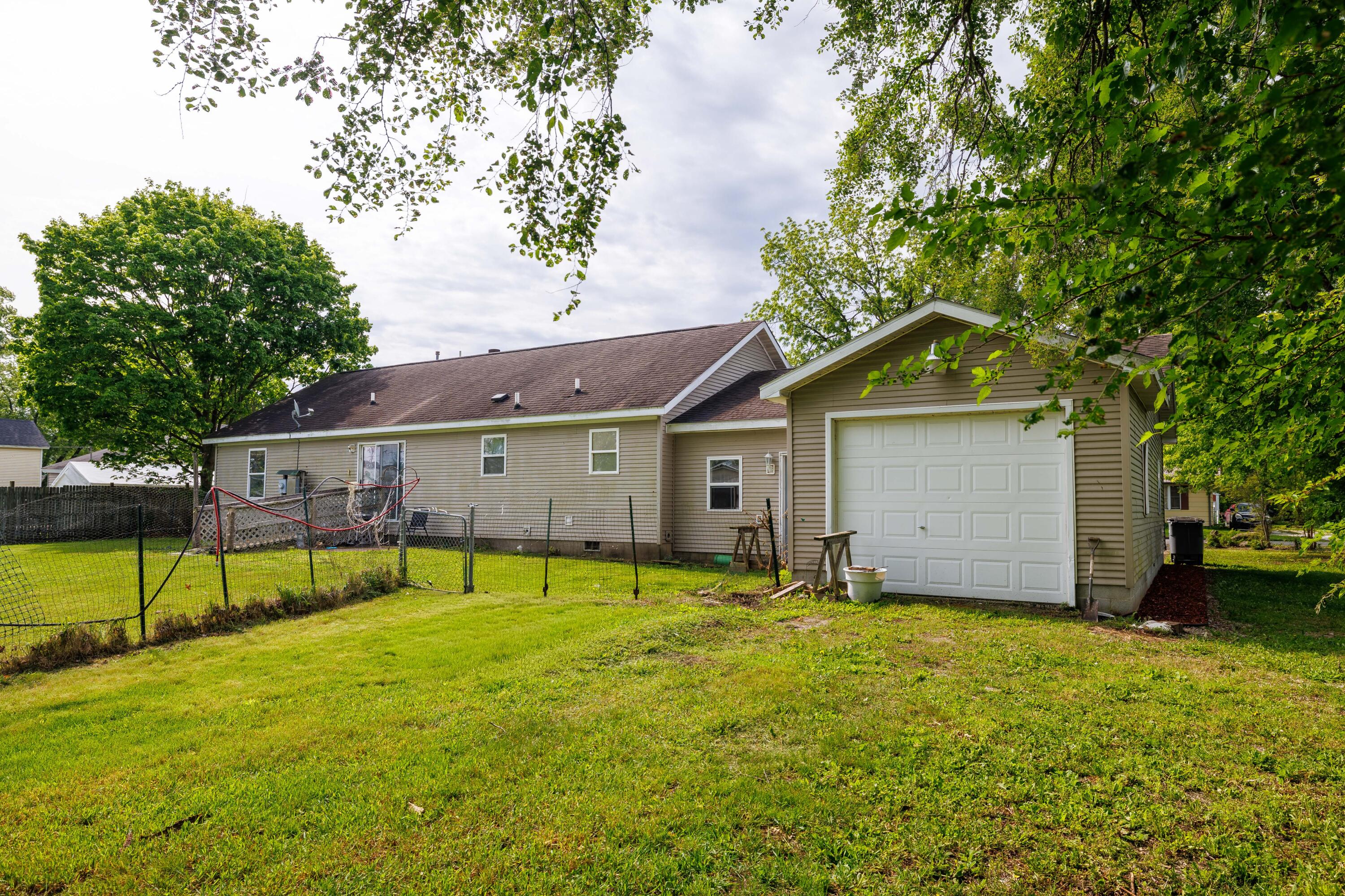 106 W Allen Street, Kentland, IN 47951; Image #5