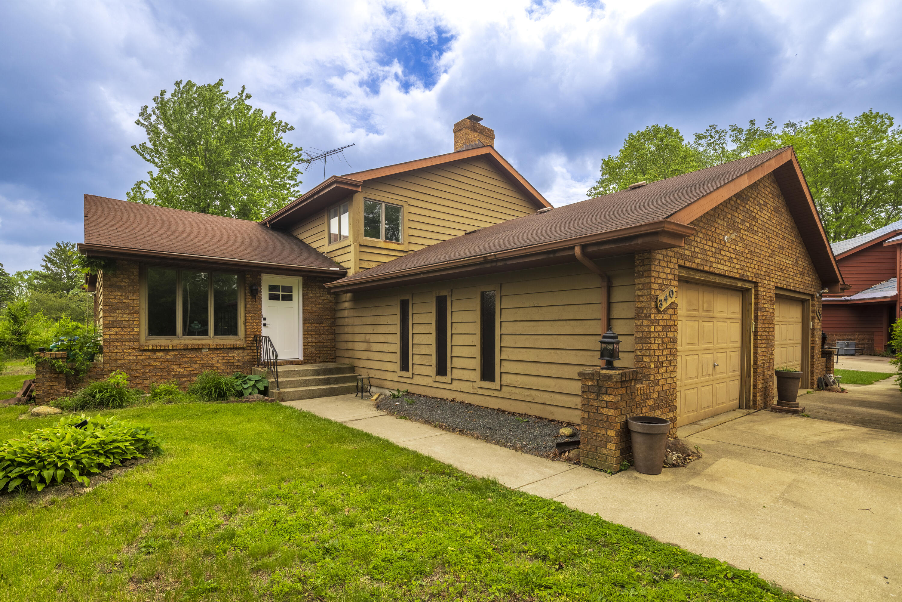 340 Golfview Drive, Schererville, IN 46375; Image #1