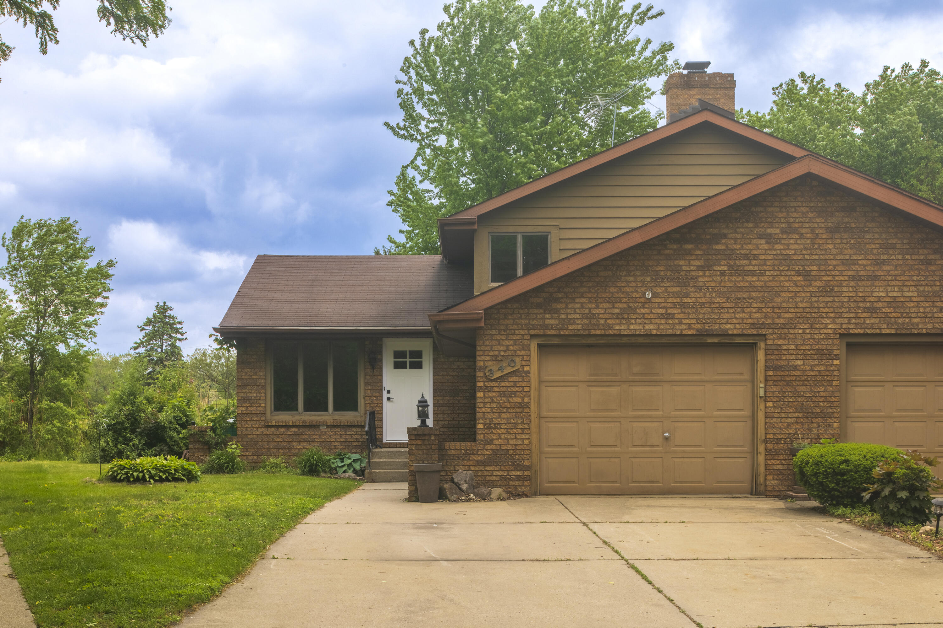 340 Golfview Drive, Schererville, IN 46375; Image #2