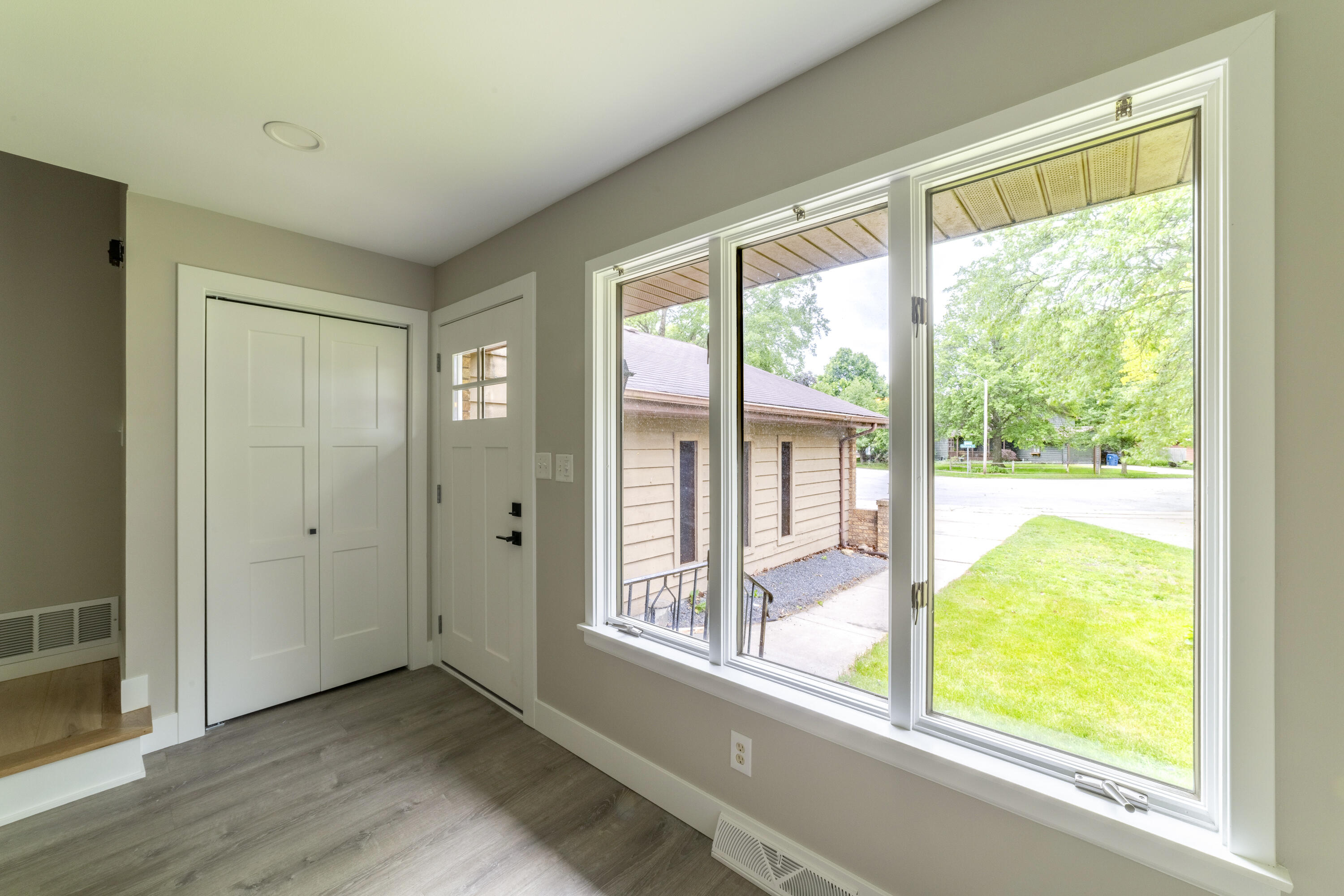340 Golfview Drive, Schererville, IN 46375; Image #7