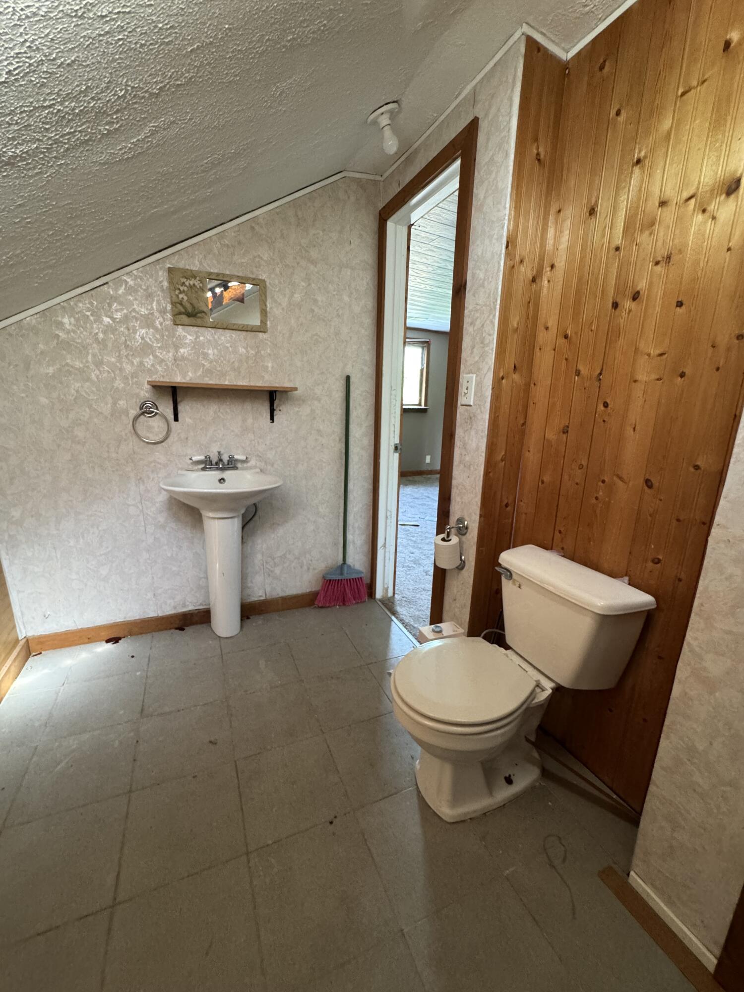 41 N Michigan Avenue, Hobart, IN 46342; Image #18