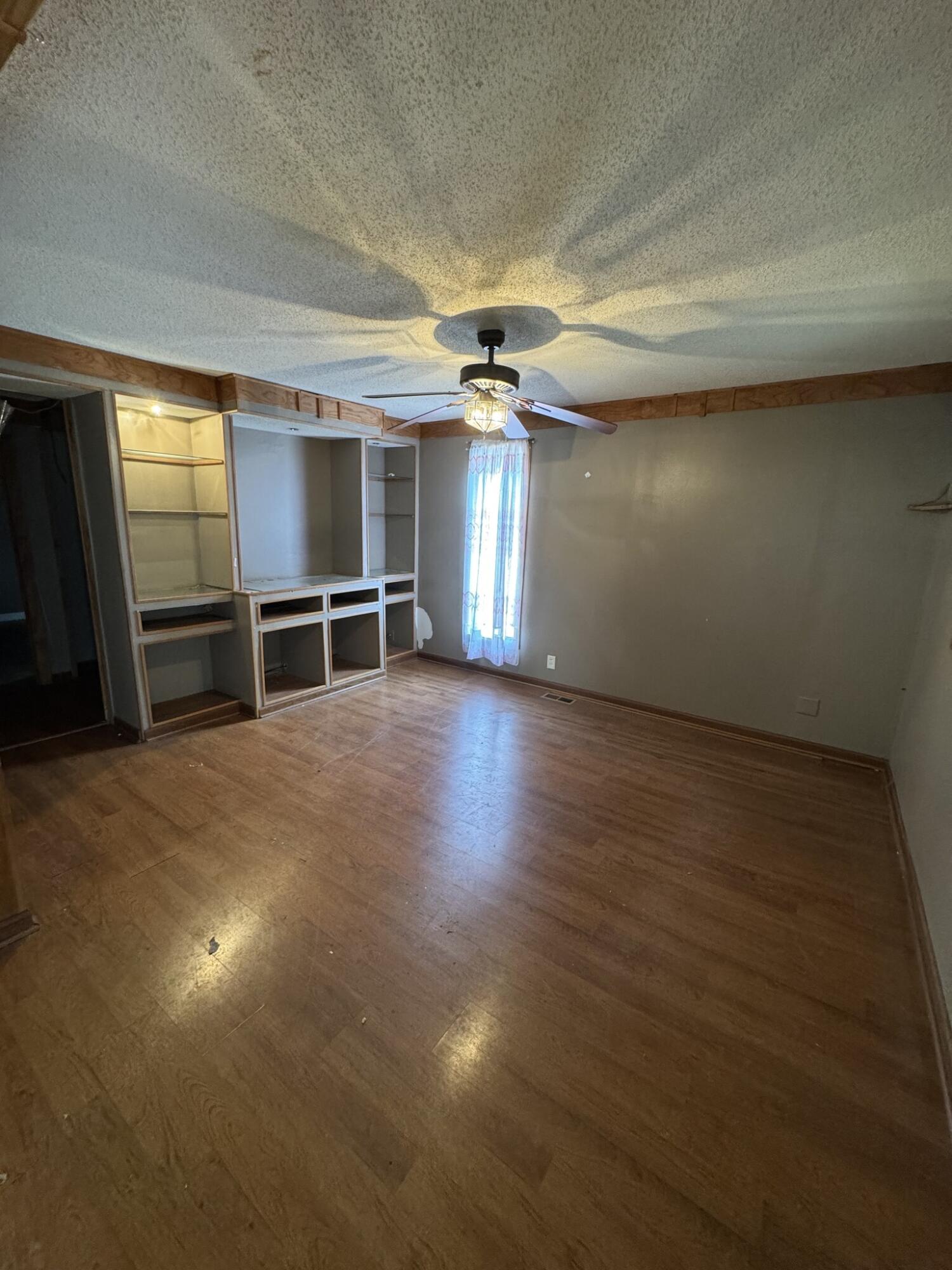 41 N Michigan Avenue, Hobart, IN 46342; Image #4