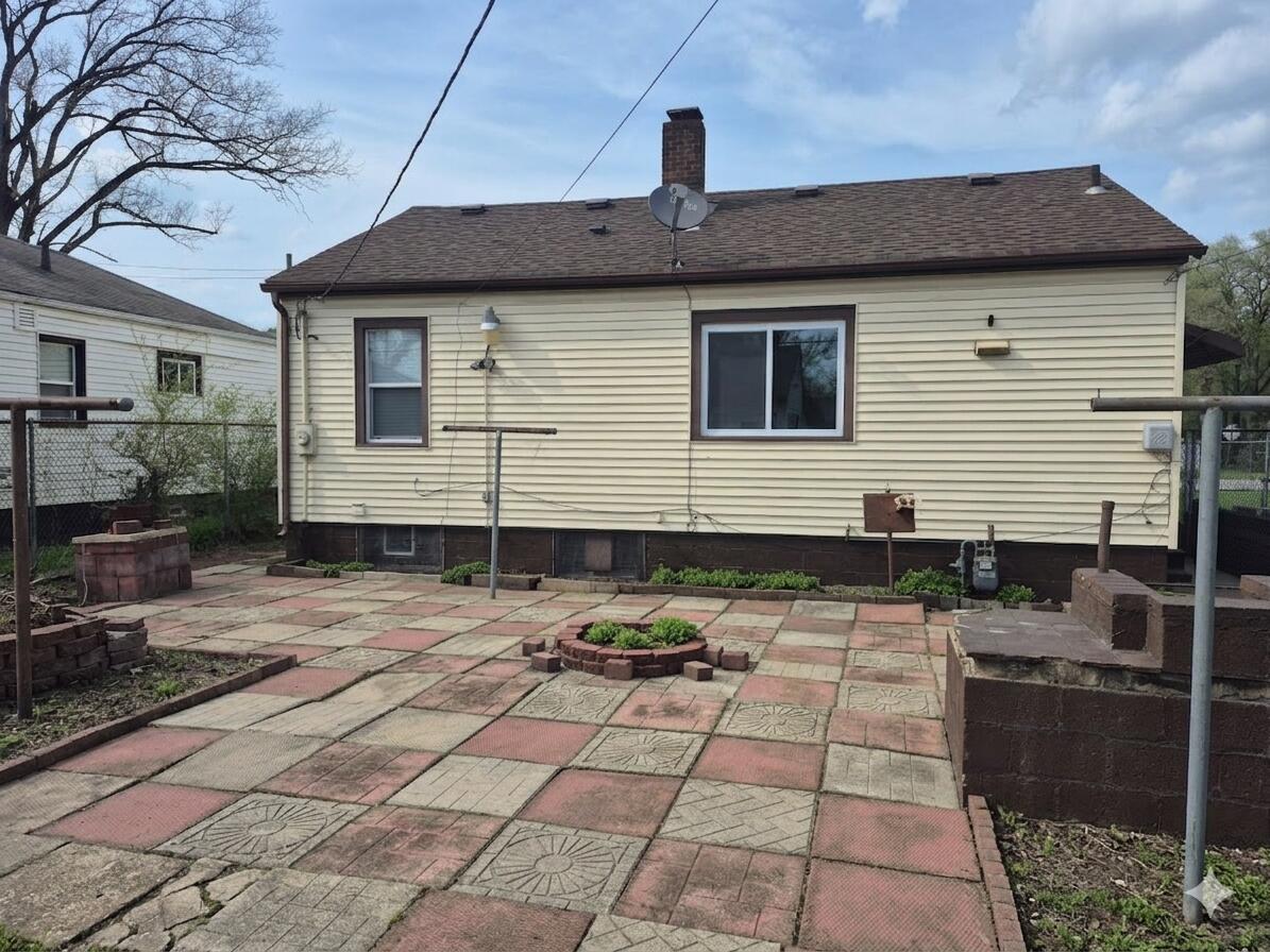 3809 W 11th Avenue, Gary, IN 46404; Image #12