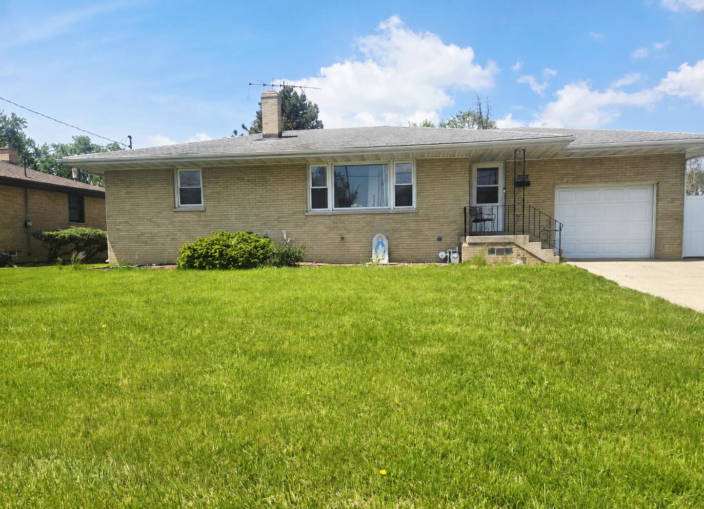 8606 Calumet Avenue, Munster, IN 46321; Image #1