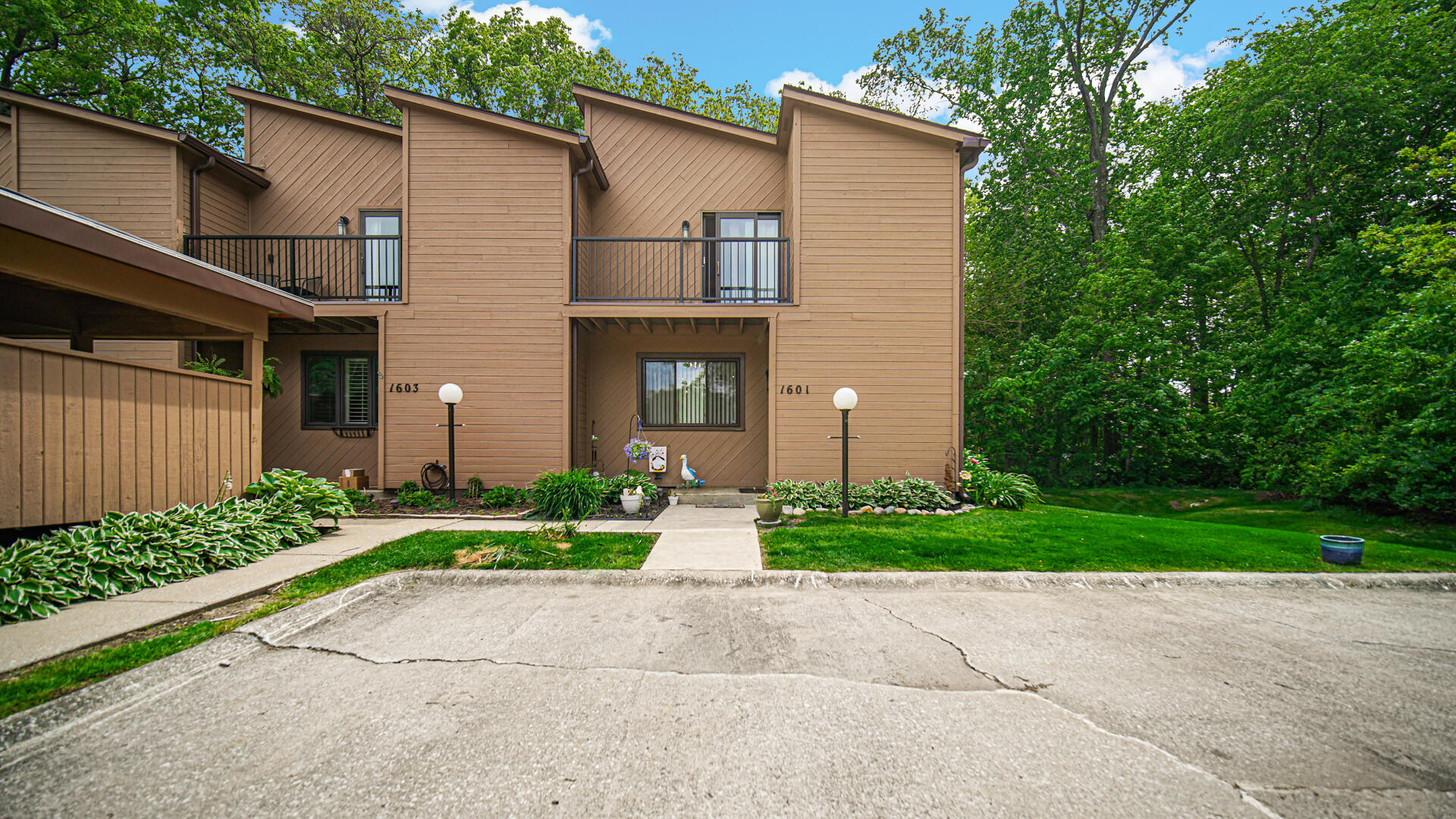 1601 Earthstone Drive, Valparaiso, IN #17, 46383; Image #2