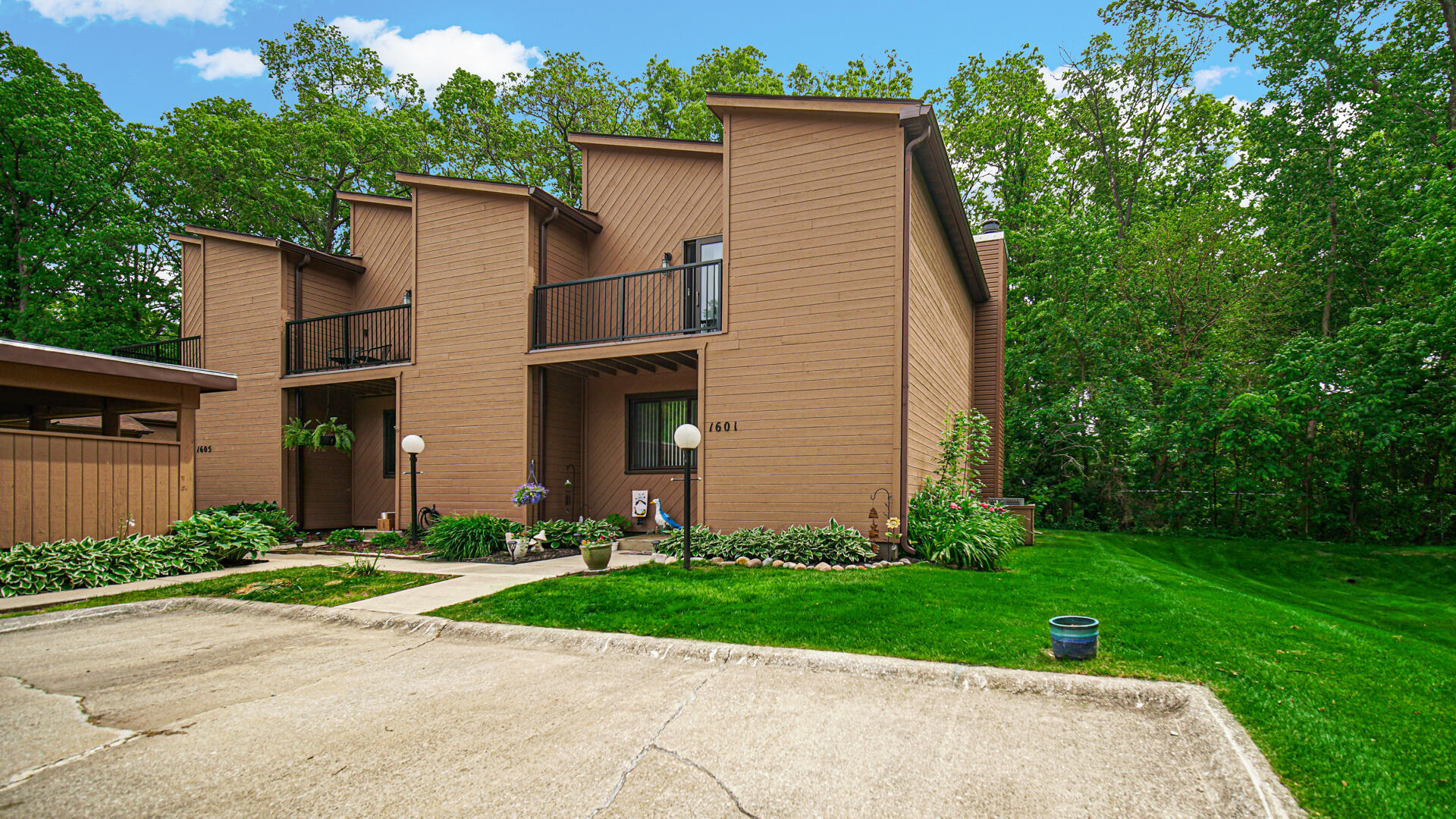 1601 Earthstone Drive, Valparaiso, IN #17, 46383; Image #25