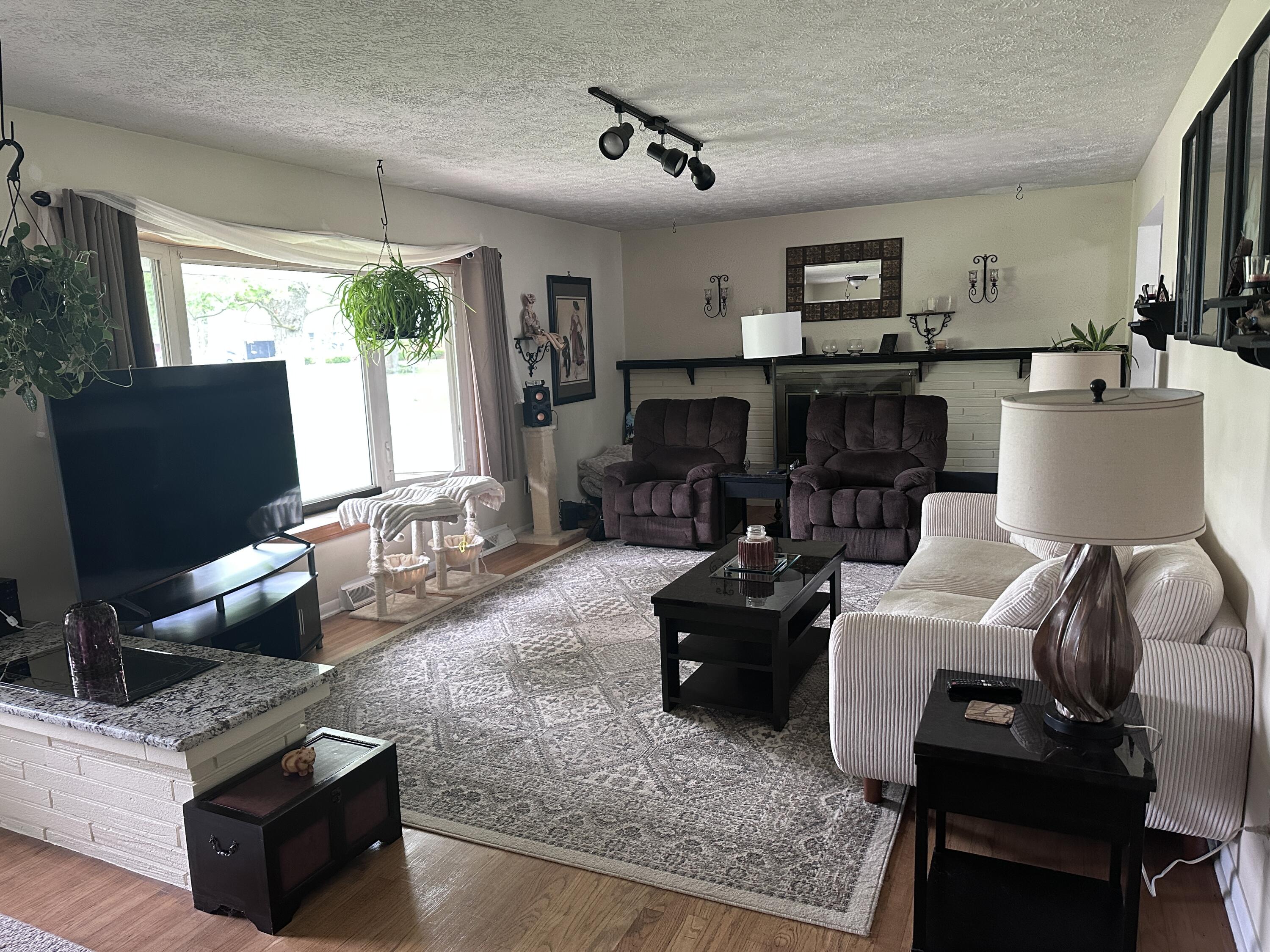 7595 Washington Court, Merrillville, IN 46410; Image #12