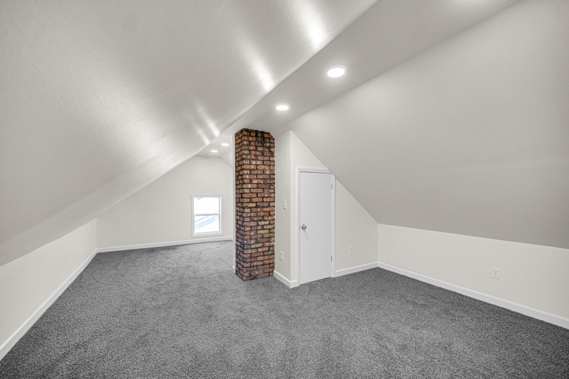 2756 Howard Street, Lake Station, IN 46405; Image #12