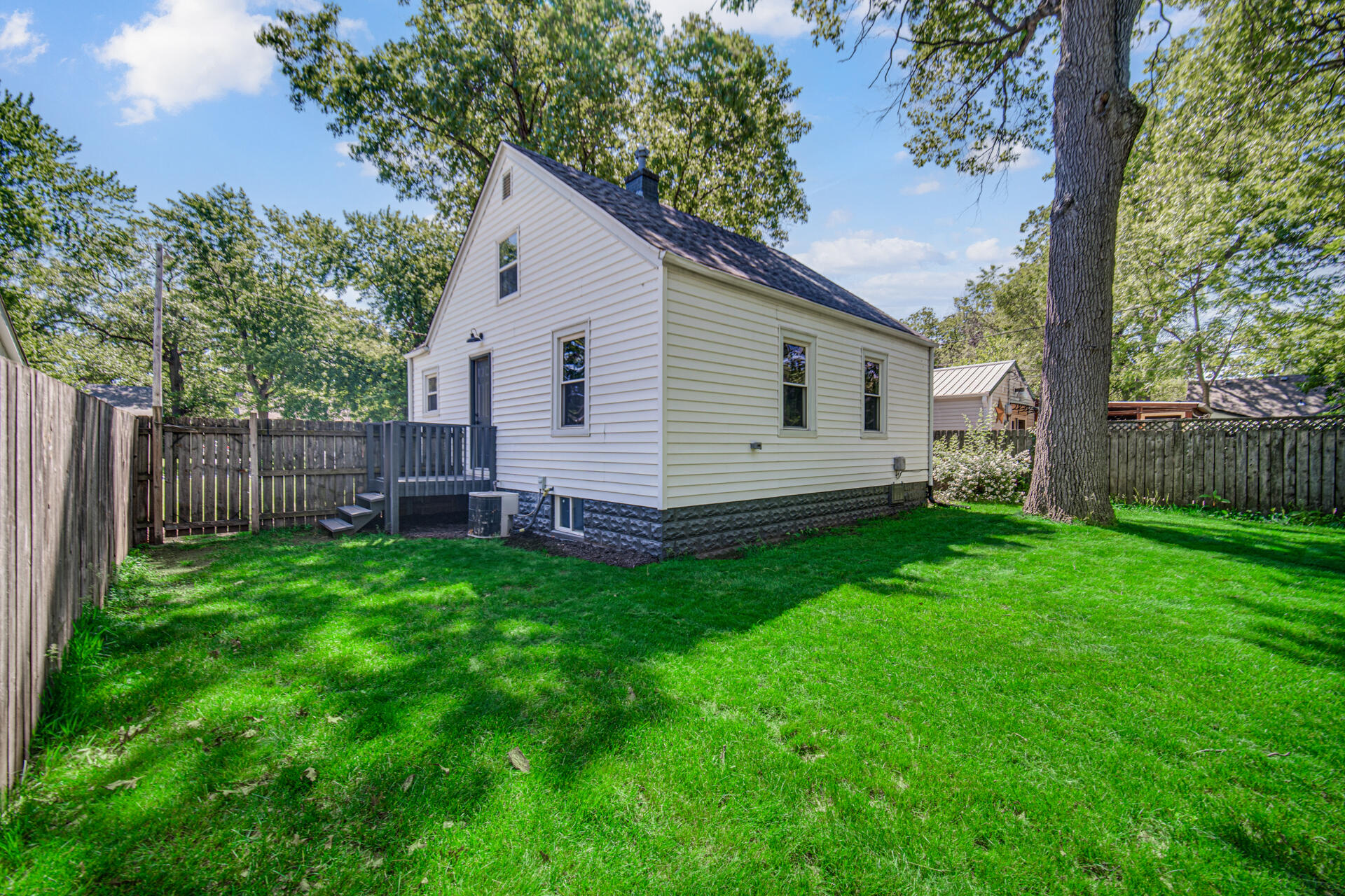 2756 Howard Street, Lake Station, IN 46405; Image #2