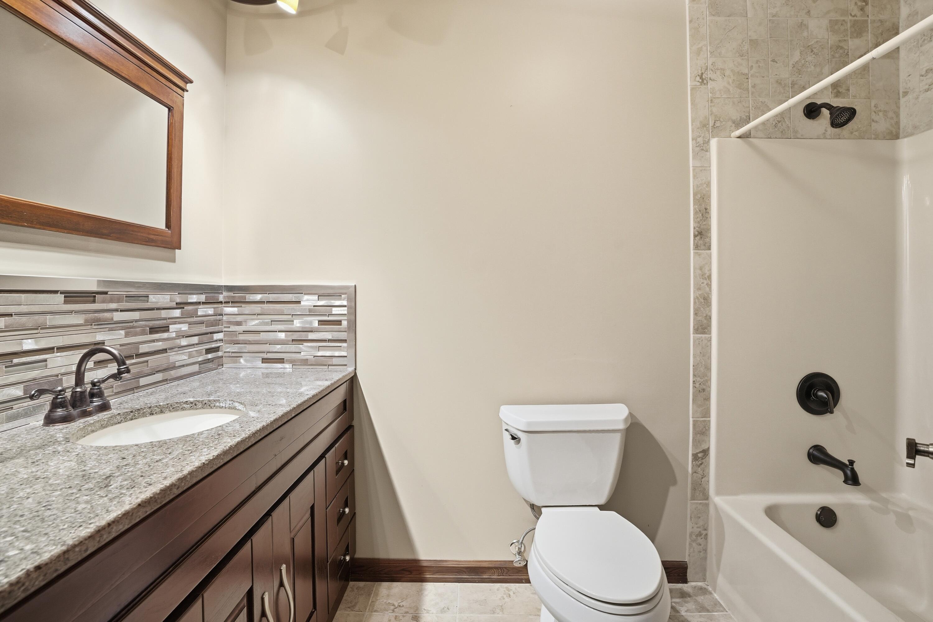 12 E 700 N, Valparaiso, IN 46383; Image #37