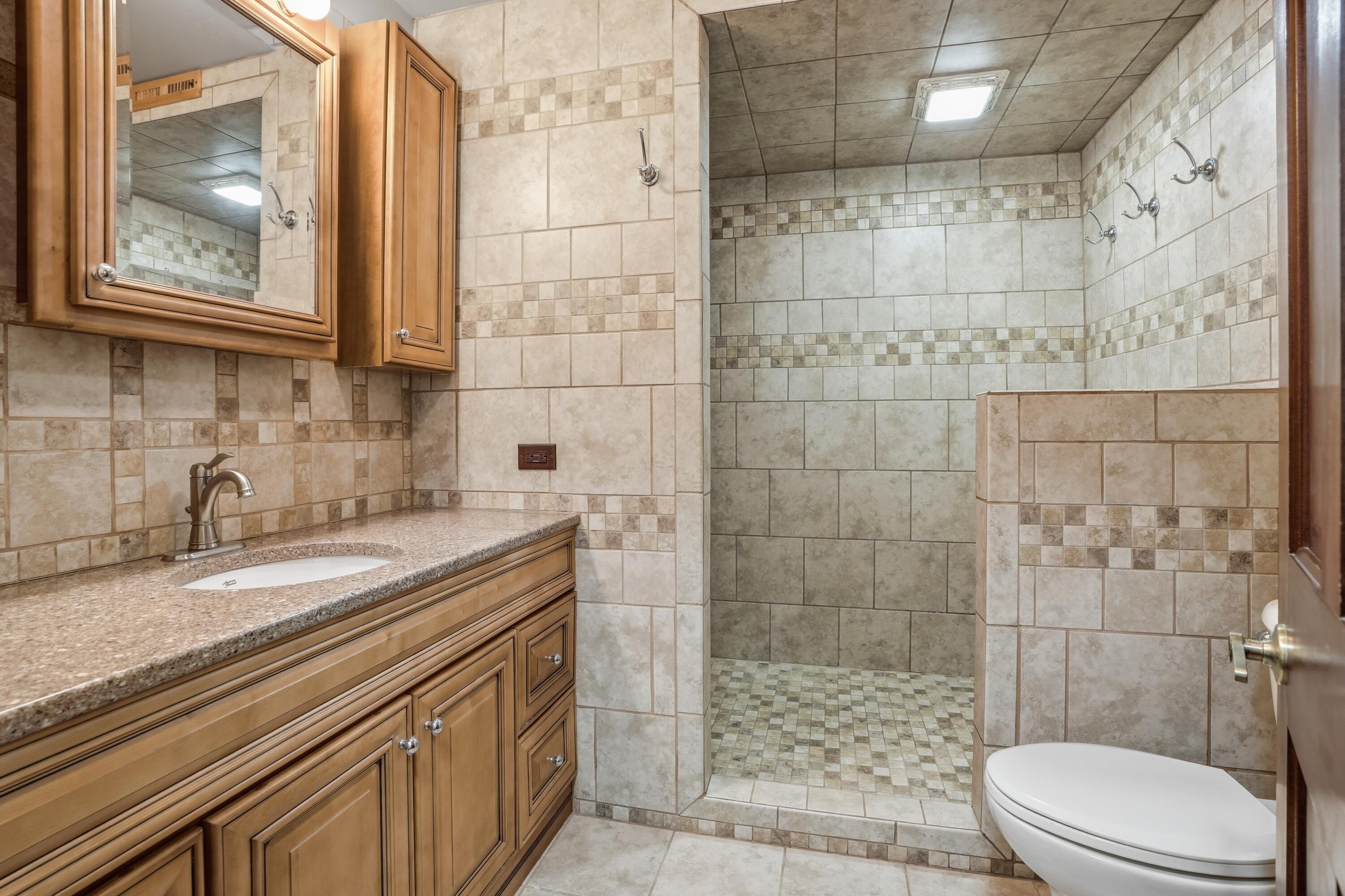 12 E 700 N, Valparaiso, IN 46383; Image #38