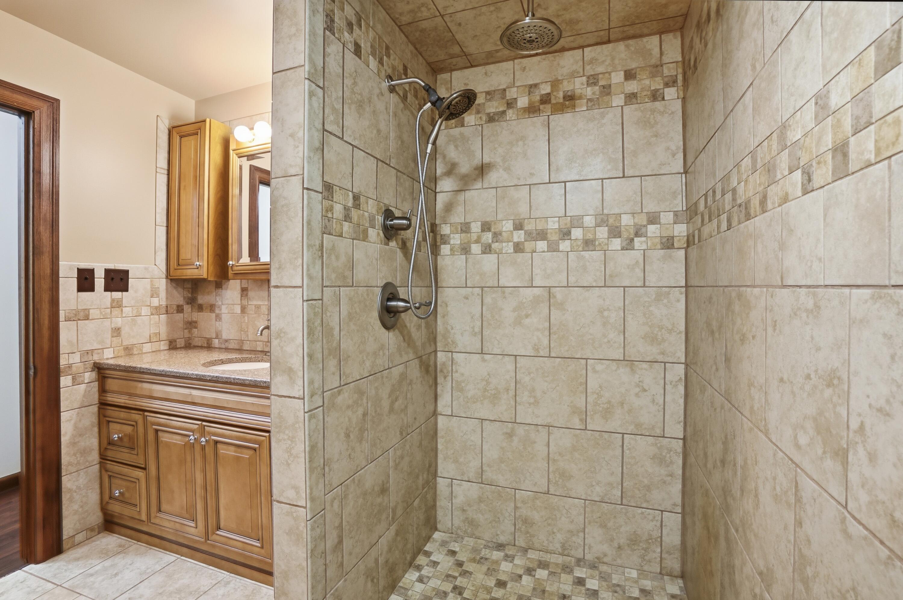 12 E 700 N, Valparaiso, IN 46383; Image #39