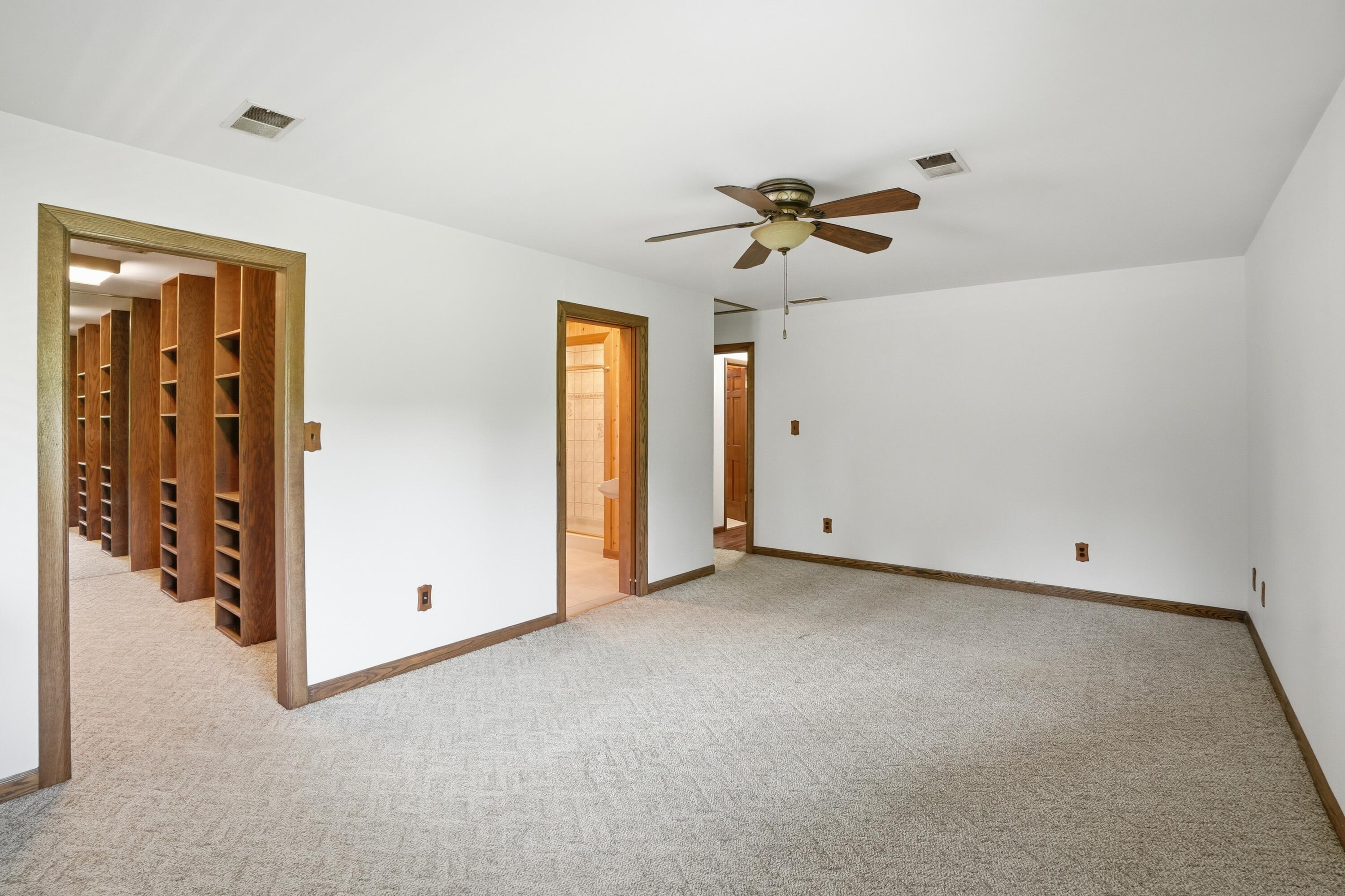 12 E 700 N, Valparaiso, IN 46383; Image #41