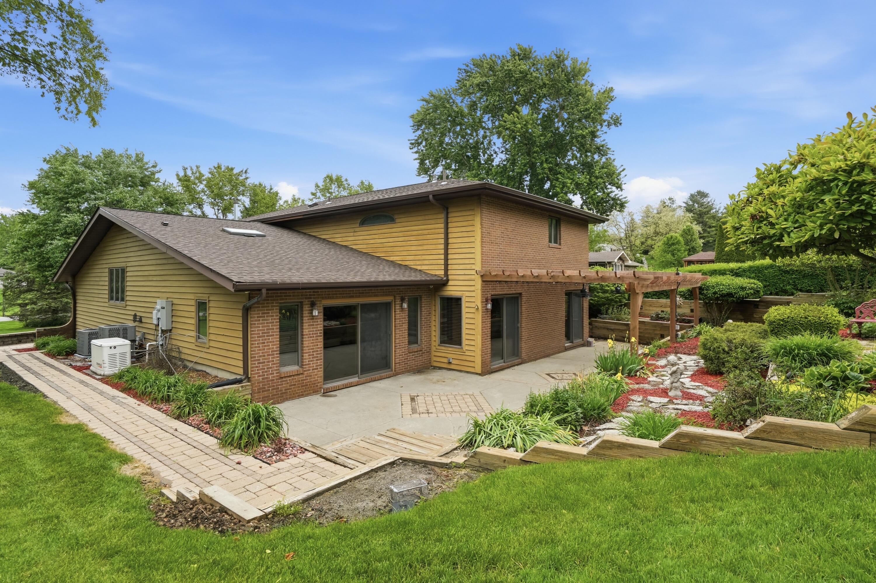 12 E 700 N, Valparaiso, IN 46383; Image #64
